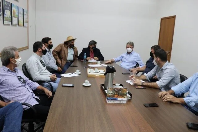 Produtores rurais discutem a expansão da irrigação com a Semagro