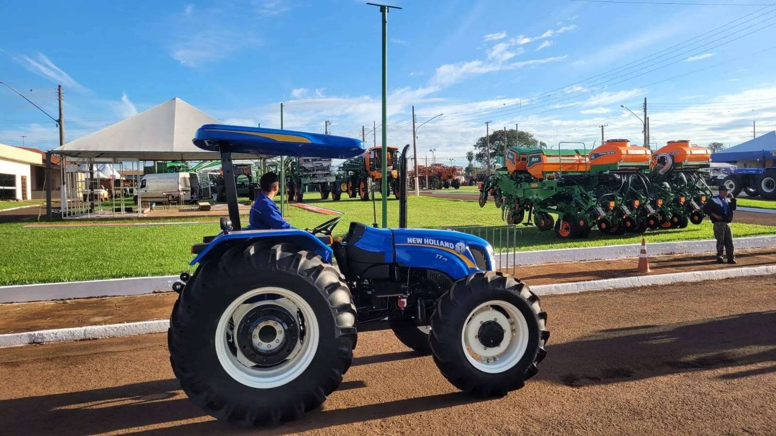 Parque de Exposições recebe ajustes finais antes de iniciar a Expoagro nesta sexta-feira