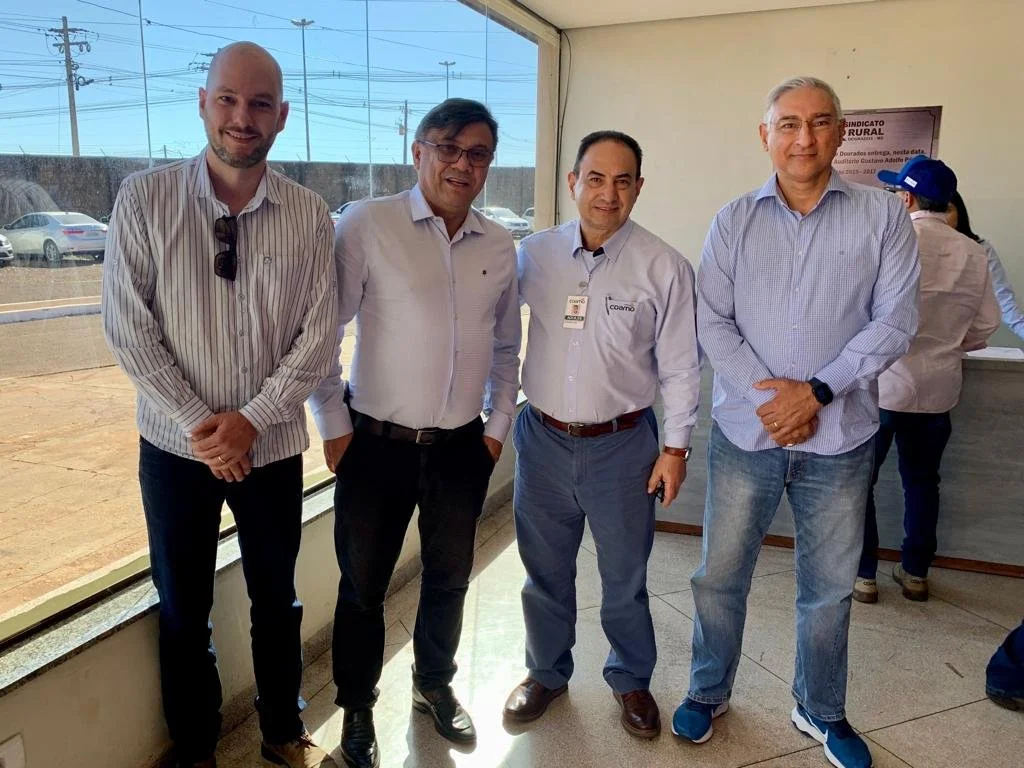 Angelo Ximenes participa da reunião de campo da Coamo