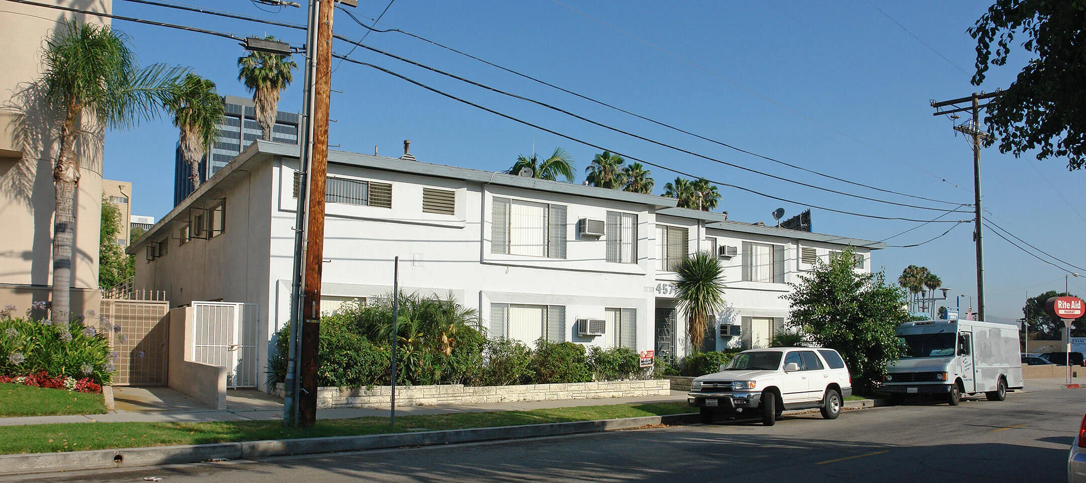 4571 Haskell Ave.