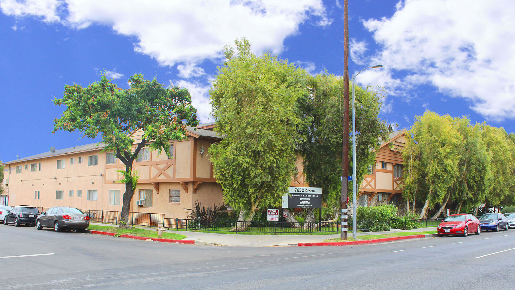 Reseda Apartments
