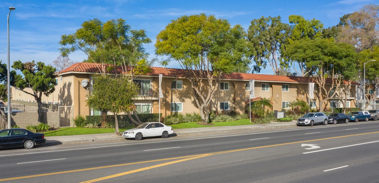 Reseda on the Park Apartments