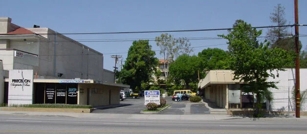 18417-18419 Nordhoff St