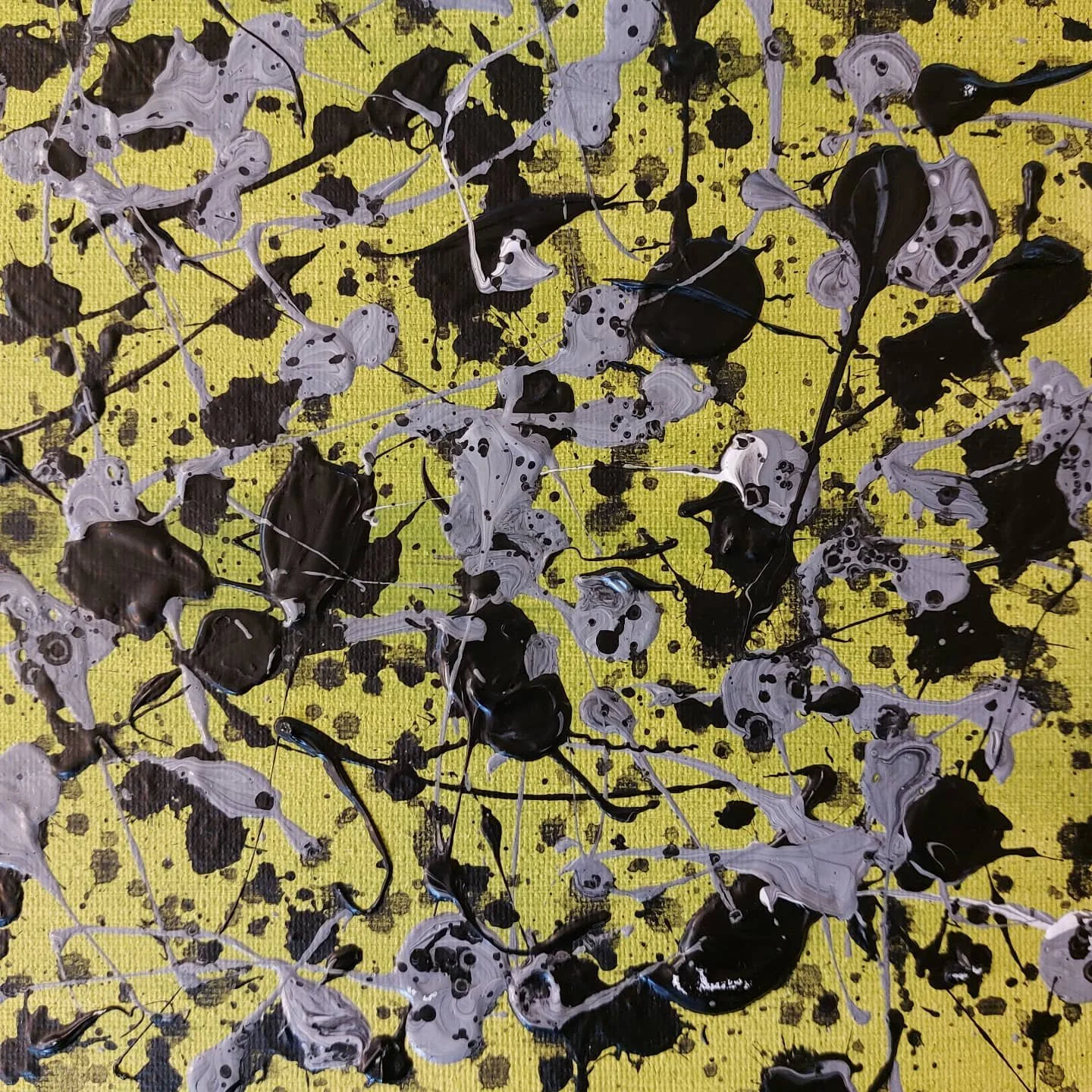 Children's Party VI. A nod to the little splatters and paw prints you find everywhere and quickly learn to live with. 💗
.
.
.
#luutchstudio #acrylicpainting #supportsmallbusiness #createeveryday #createdonthate #createforgood #creativesoul #irishart