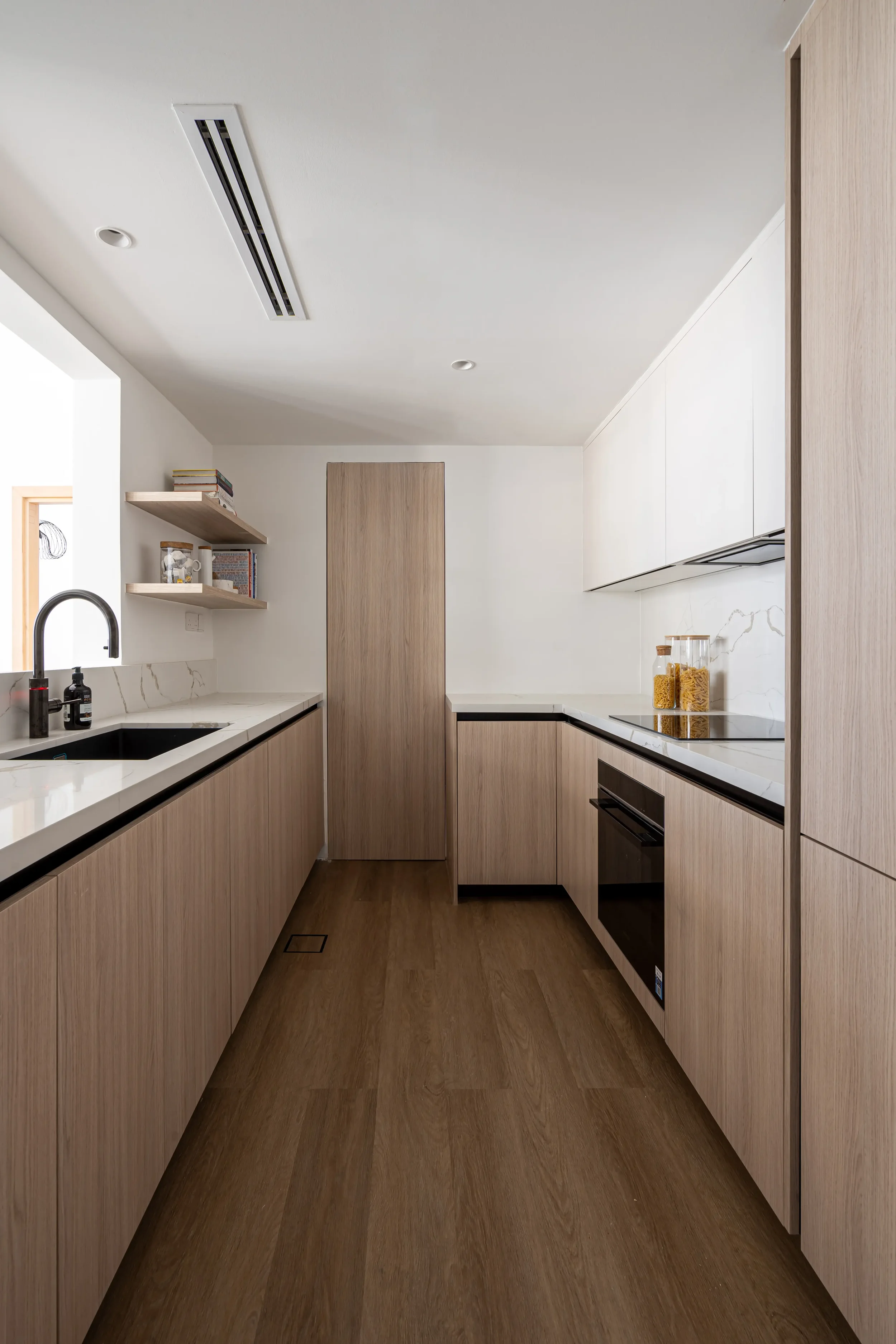marina-apartment-kitchen-01-dubai-interior-design.webp