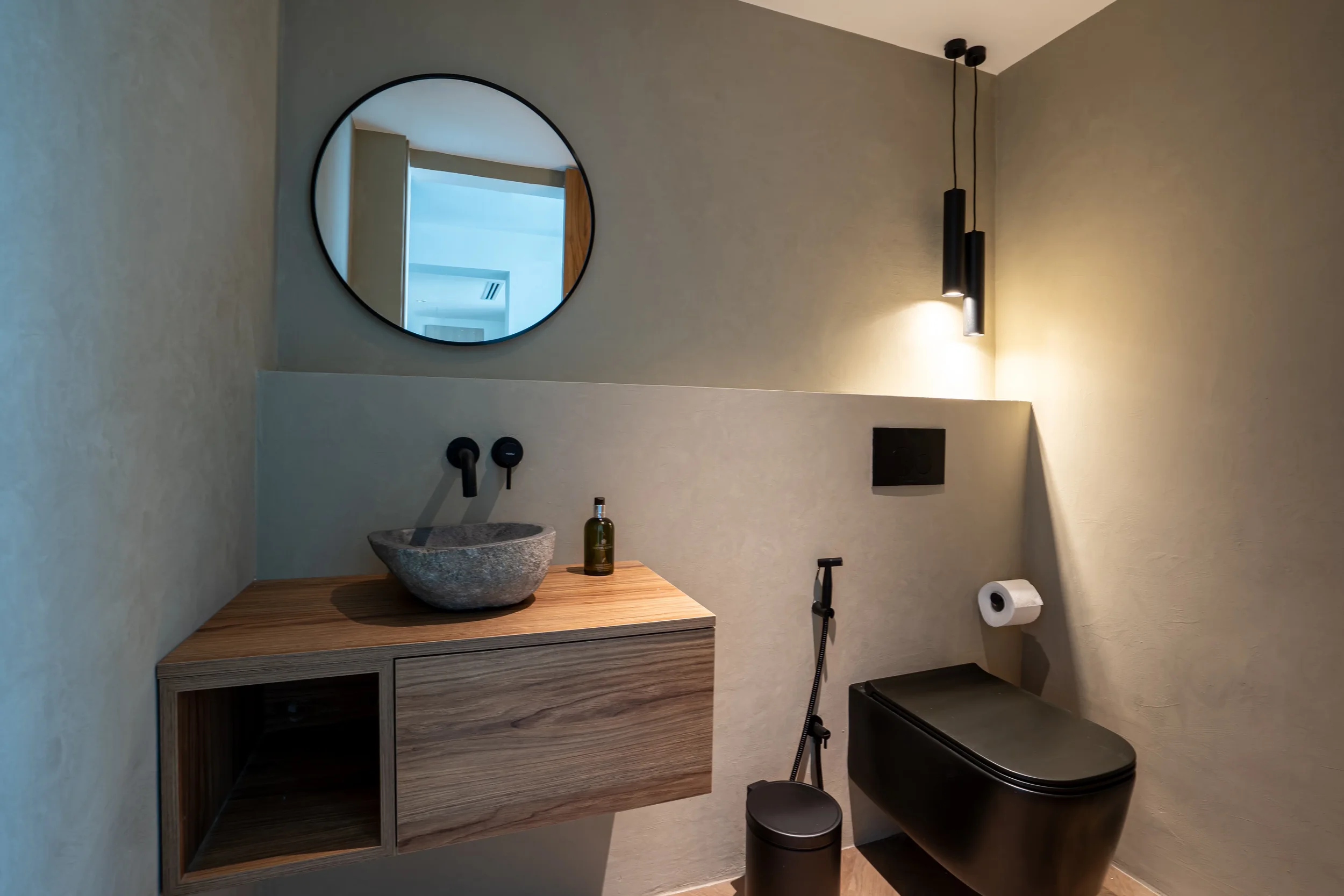 marina-apartment-powder-room-01-dubai-interior-design.webp