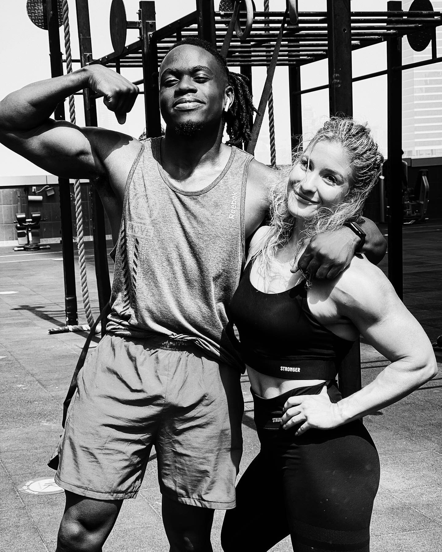 Miss you guys already sooo much 💪😎 I made some really amazing friends in my Dubai time last month , thank you for all the fantastic trainings and the laughs it was very healing after this crazy year 🤗🥰💪

Best Playground 
@tkmmafit 

@uae_fitness