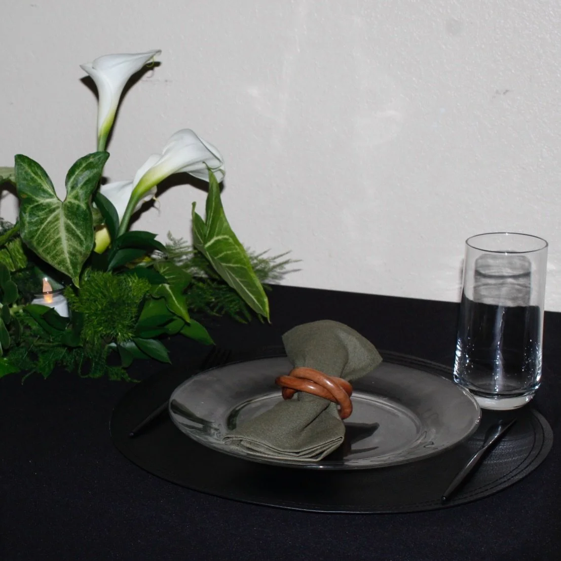 Linens, centerpieces, place settings &amp; more!!!! Everything you need for an intimate dinner party 🤍🌿

DM or head to our newly designed website to inquire!!! ✨
#linenrentals #dinnerinspo #pretty #graduation #moodygrams