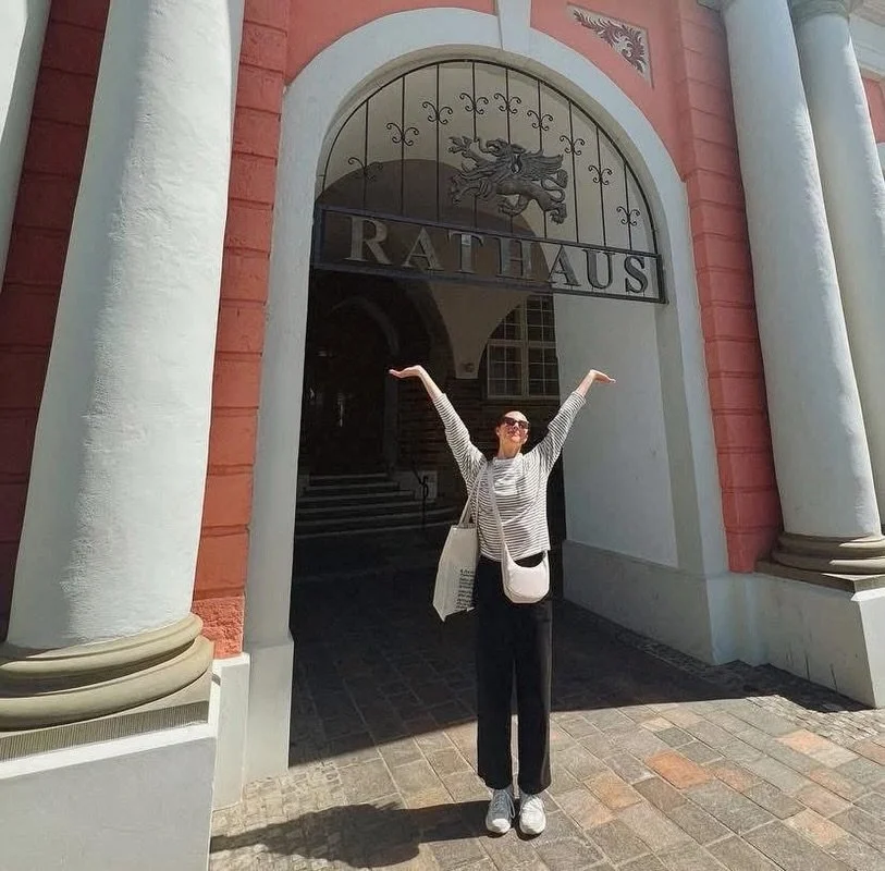 Happy birthday to the ever fabulous and creative choreographer Miss Sarah! 🎉🎁💖 (sorry, no one can escape these throwback pictures 😂)