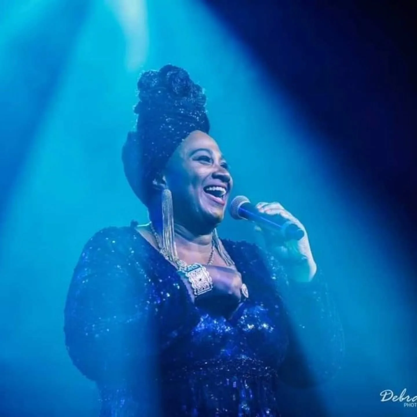 β¨ TALENT ALERT β¨
π₯ Shikha = vibrant folk-fusion dance + interactive magic
π€ Ms.Vee = blues legend in the making, live with her new album
These two powerhouse performers will light up the TEDxAmoskeagMillyard stage on Oct 22 at The Rex π
π Manc