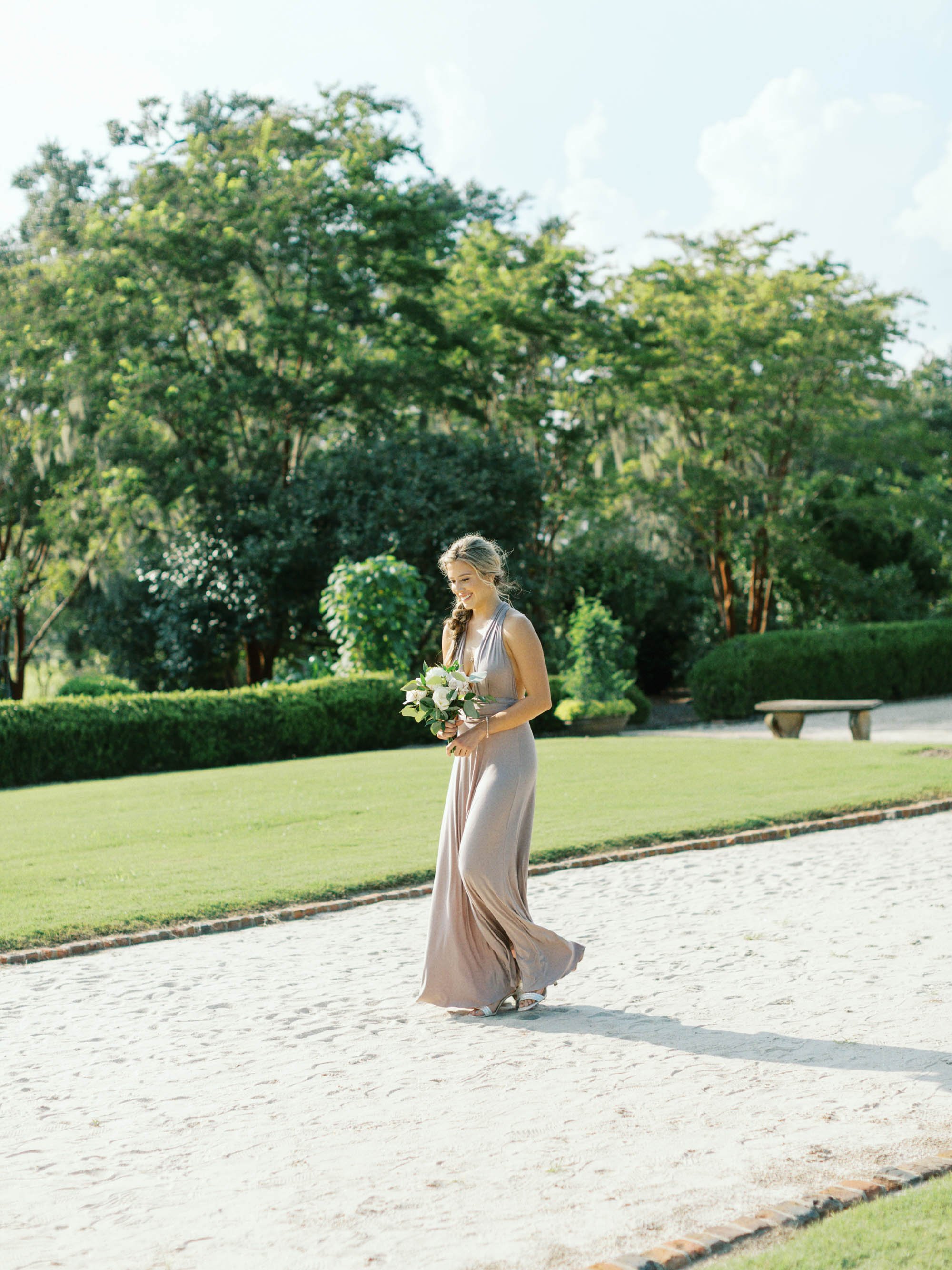 boone-hall-charleston-summer-wedding-photos_022326_00046.jpg