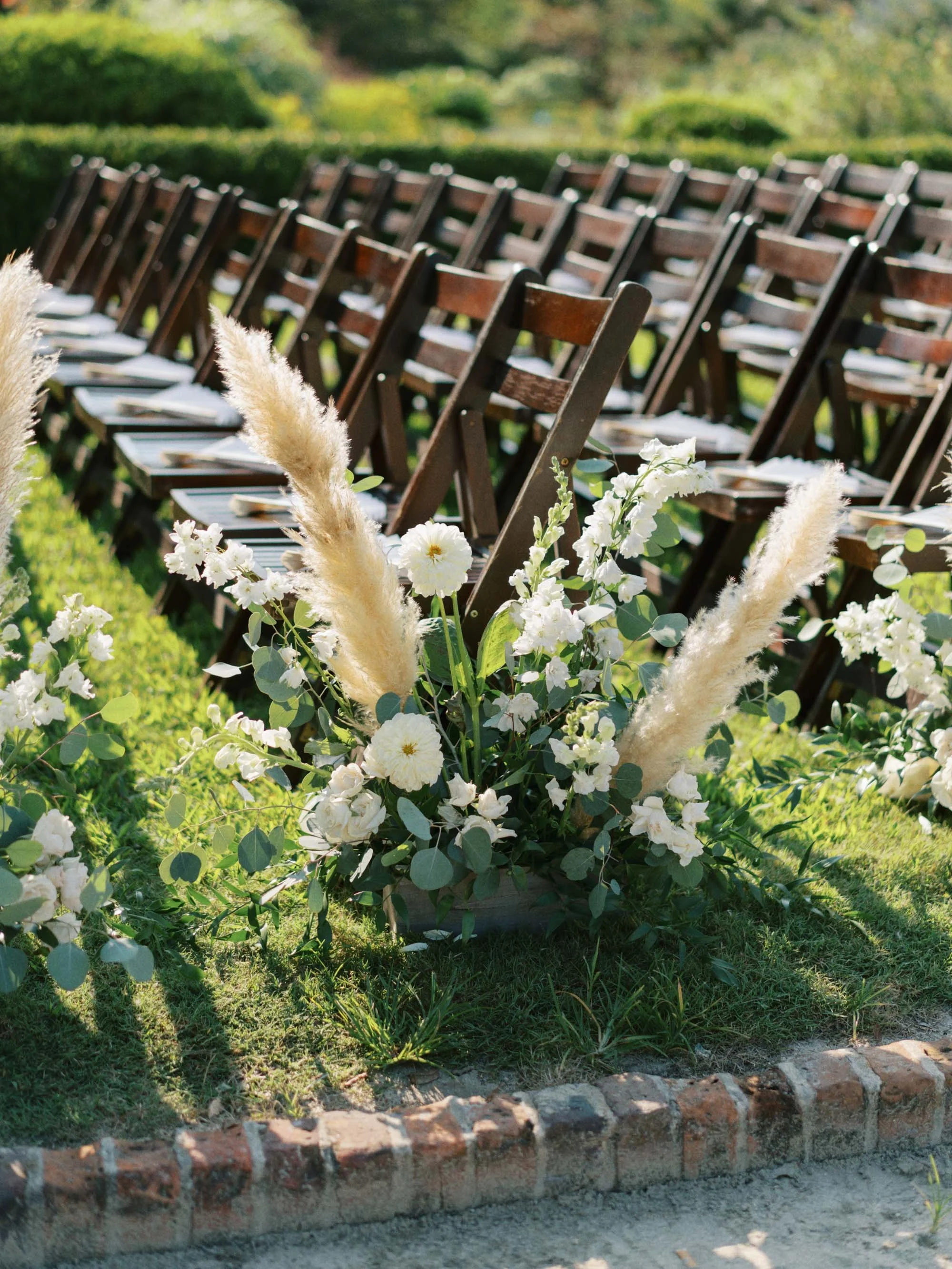 boone-hall-charleston-summer-wedding-photos_022326_00042.jpg