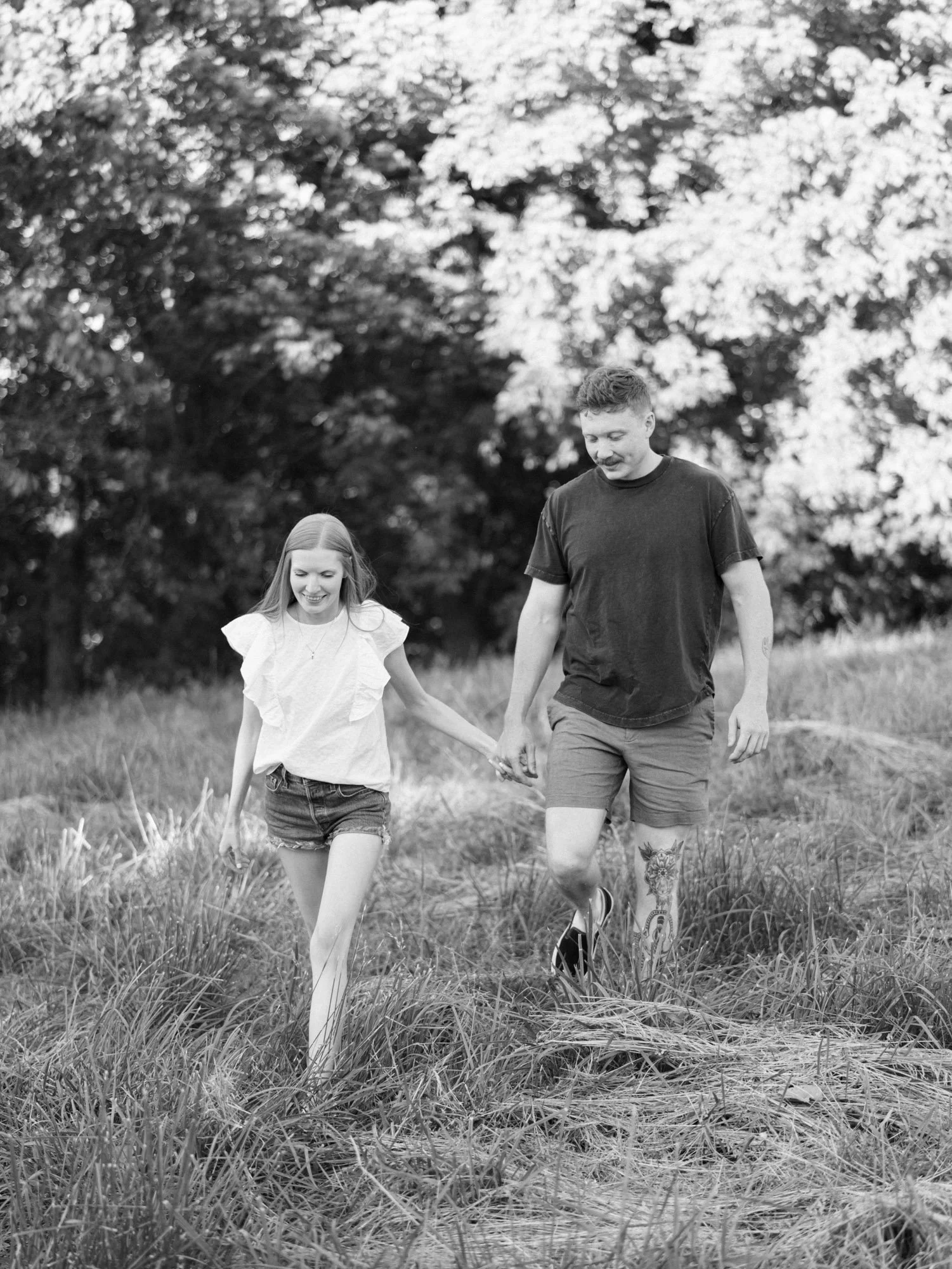 charlotte-engagement-photos-field-_082423_00027.jpg