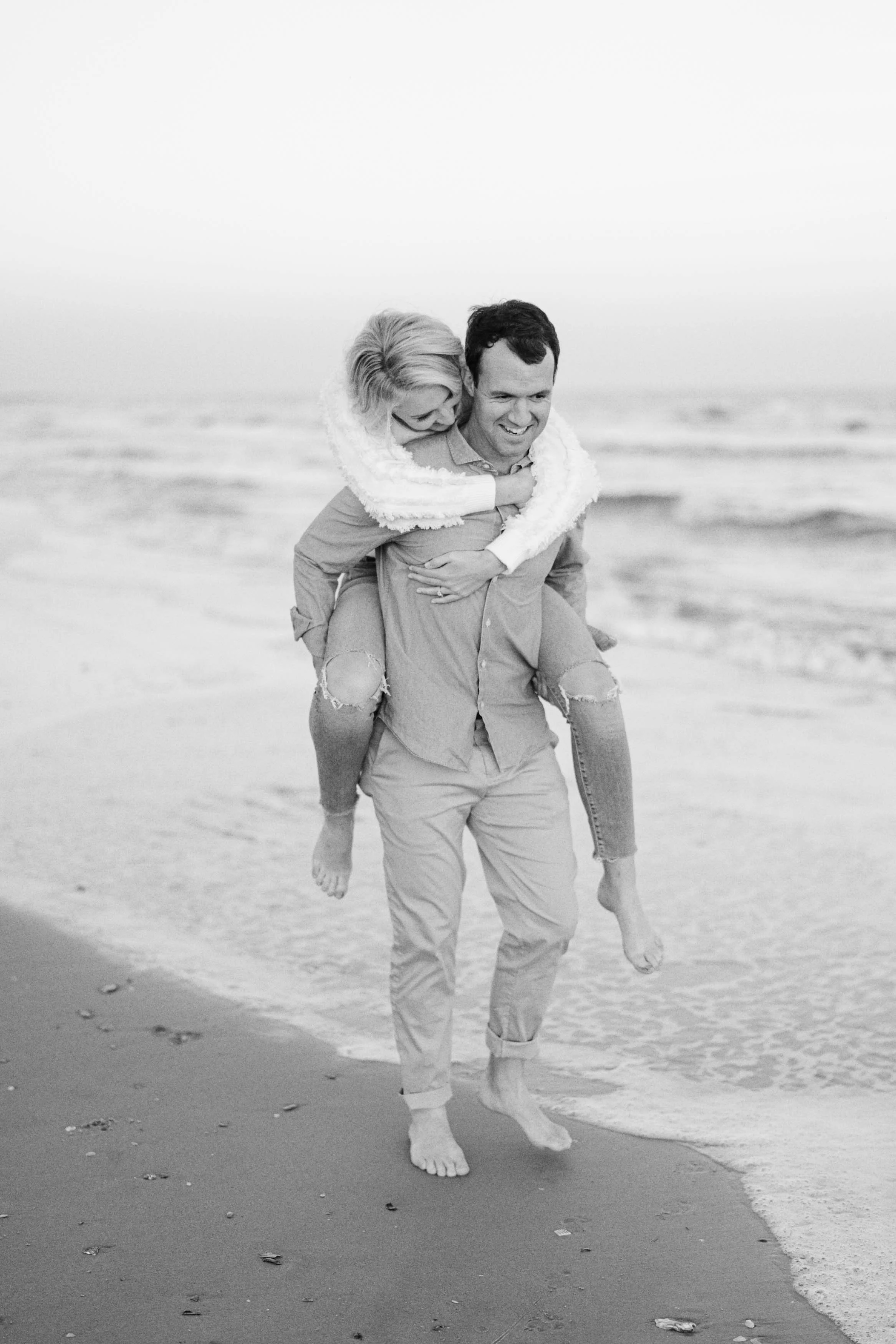 charleston-isle-of-palms-beach-engagement-photography-005.jpg