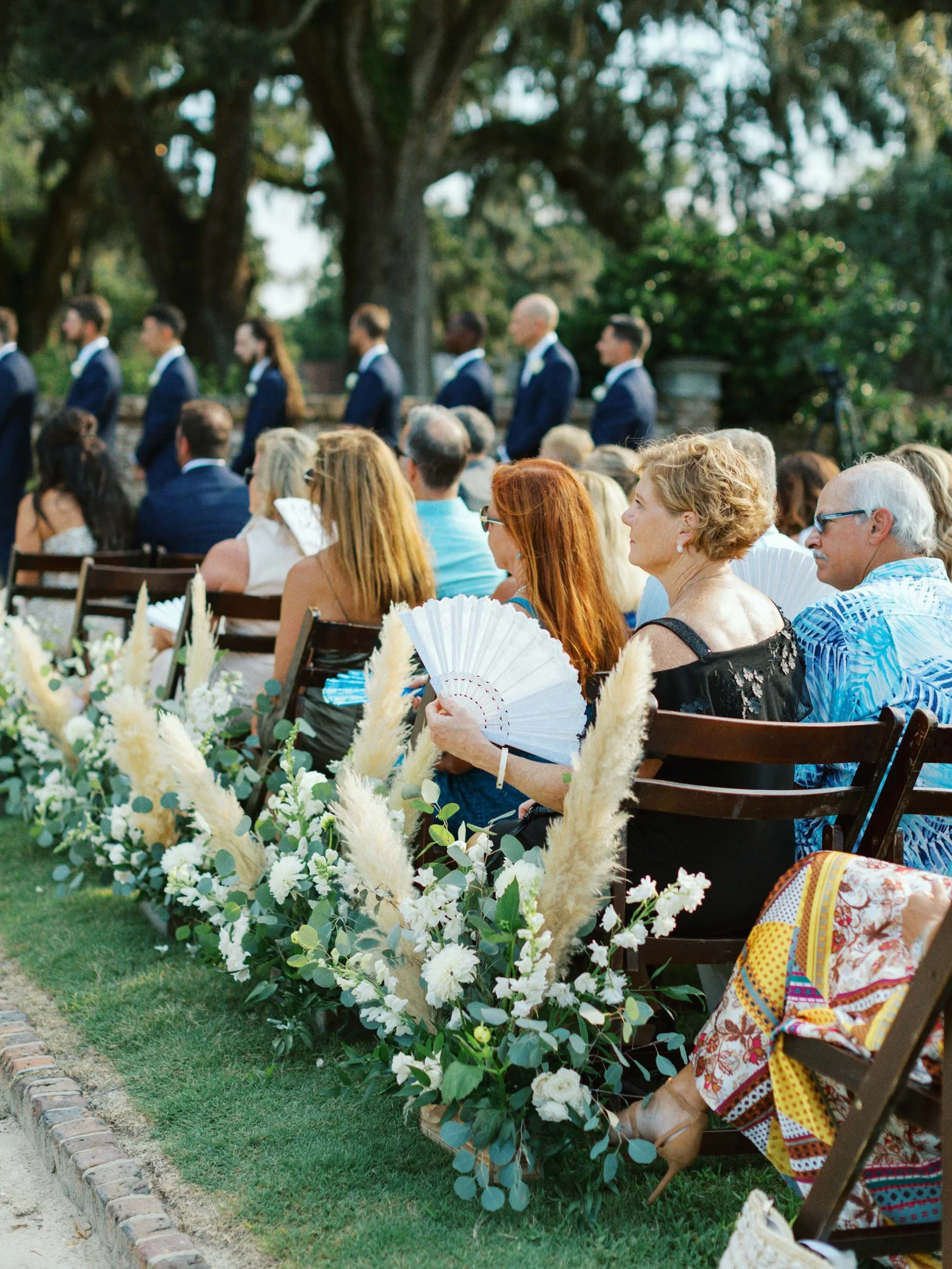 boone-hall-charleston-summer-wedding-photos_022326_00056.jpg