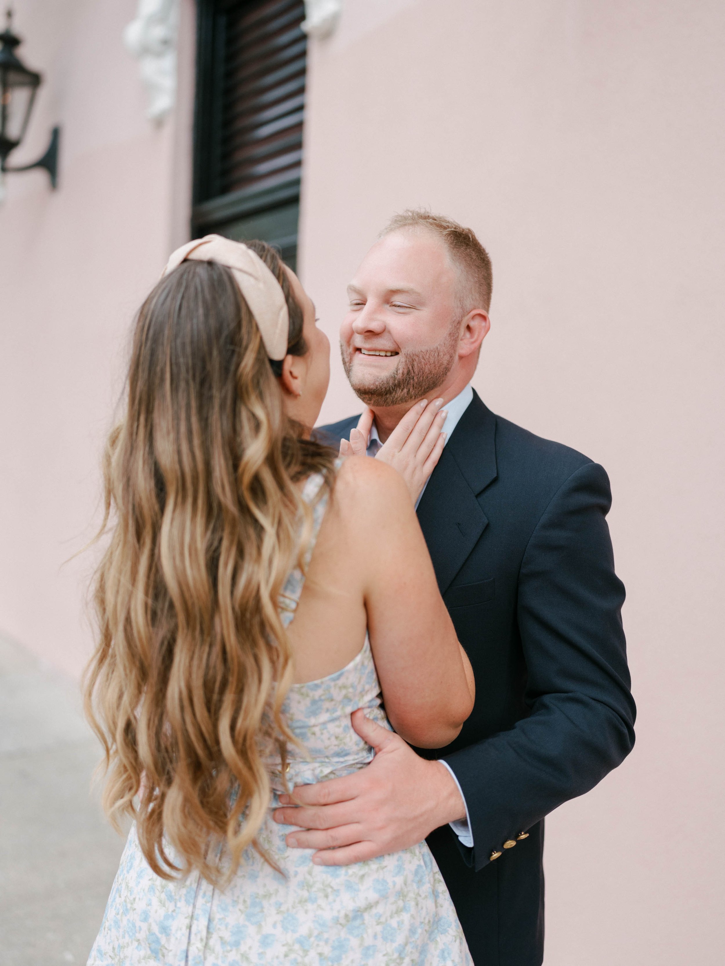 downtown-charleston-engagement-session-meg-andrew-012.jpg