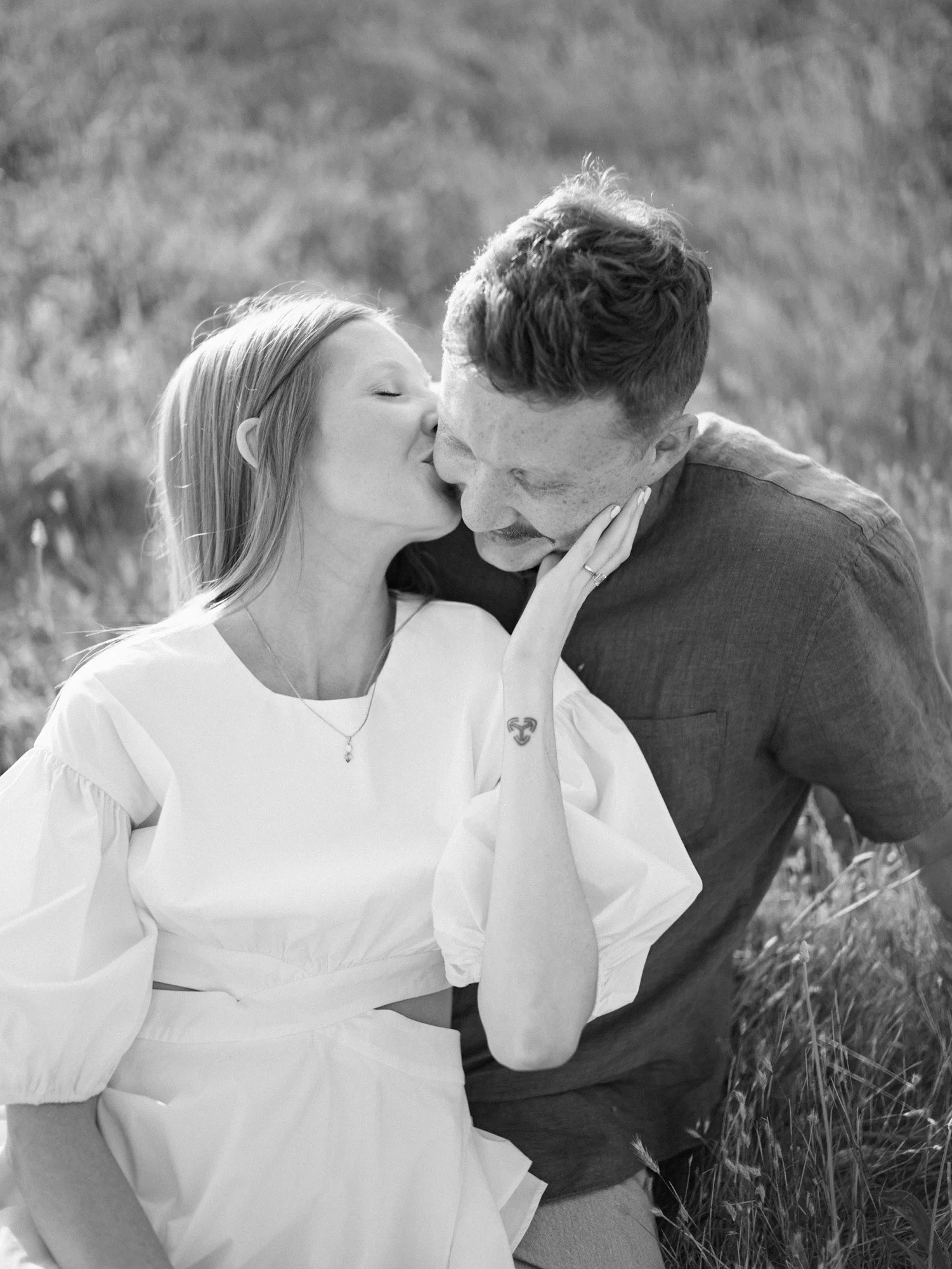 charlotte-engagement-photos-field-_082423_00079.jpg