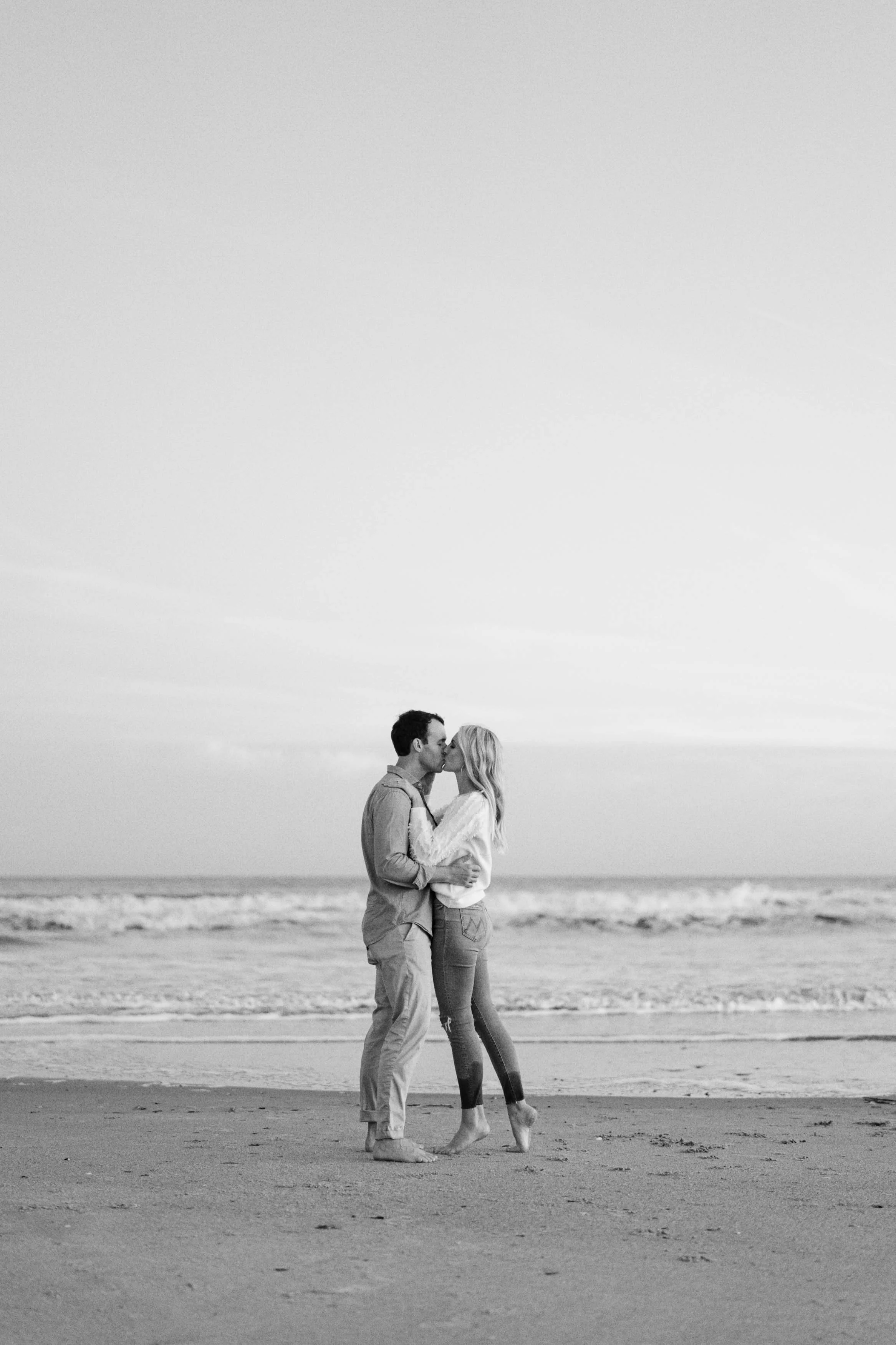charleston-isle-of-palms-beach-engagement-photography-022.jpg