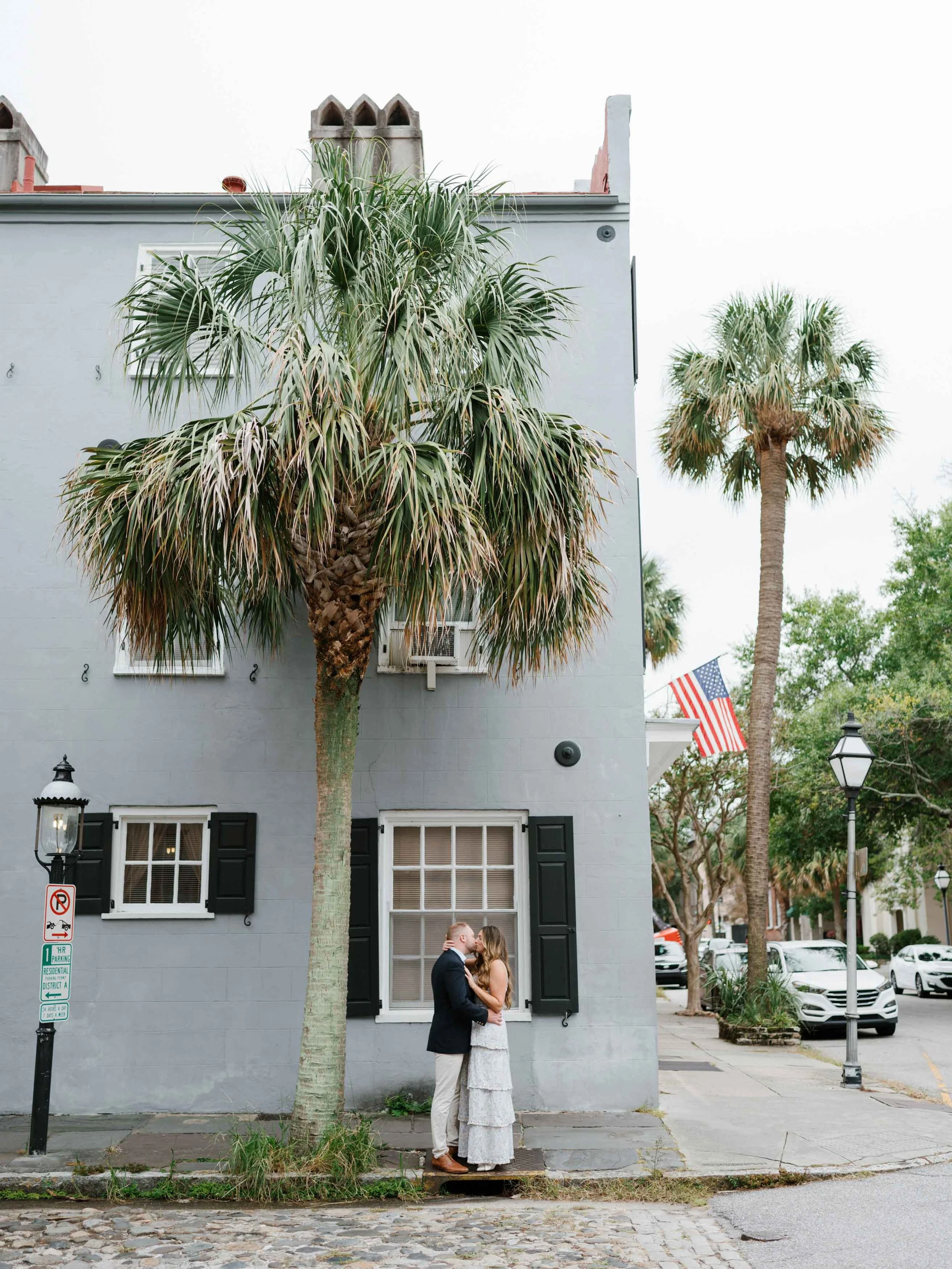 downtown-charleston-engagement-session-meg-andrew-019.jpg