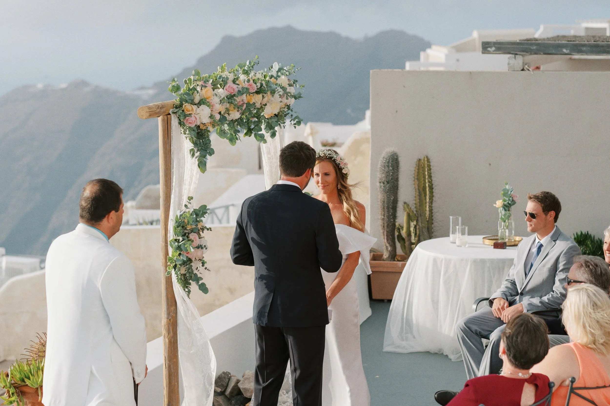 santorini-wedding-photographer-_022026_00039.jpg