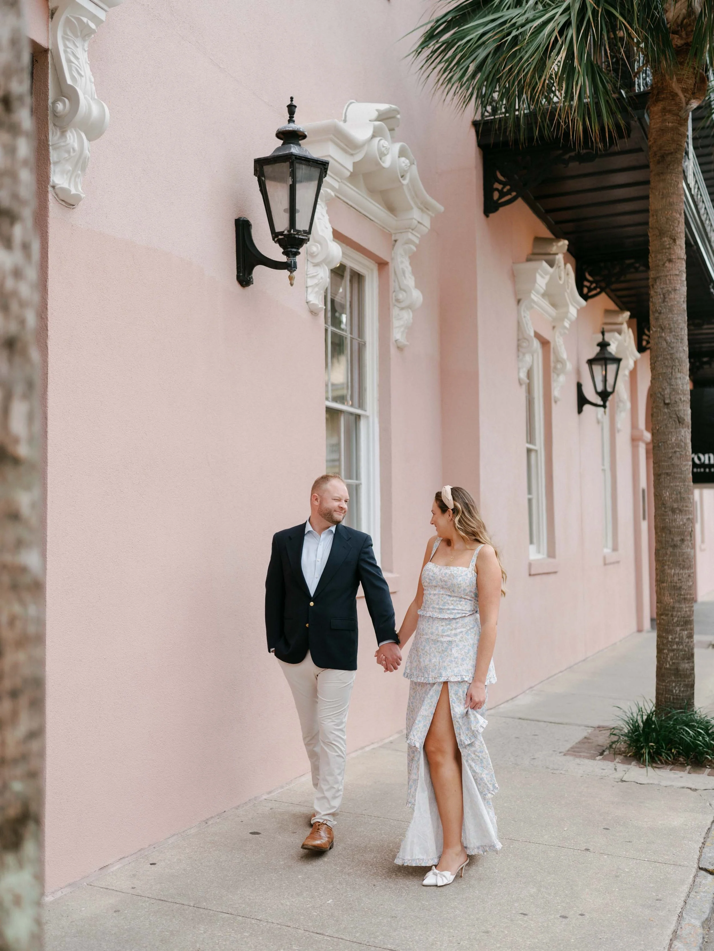downtown-charleston-engagement-session-meg-andrew-010.jpg