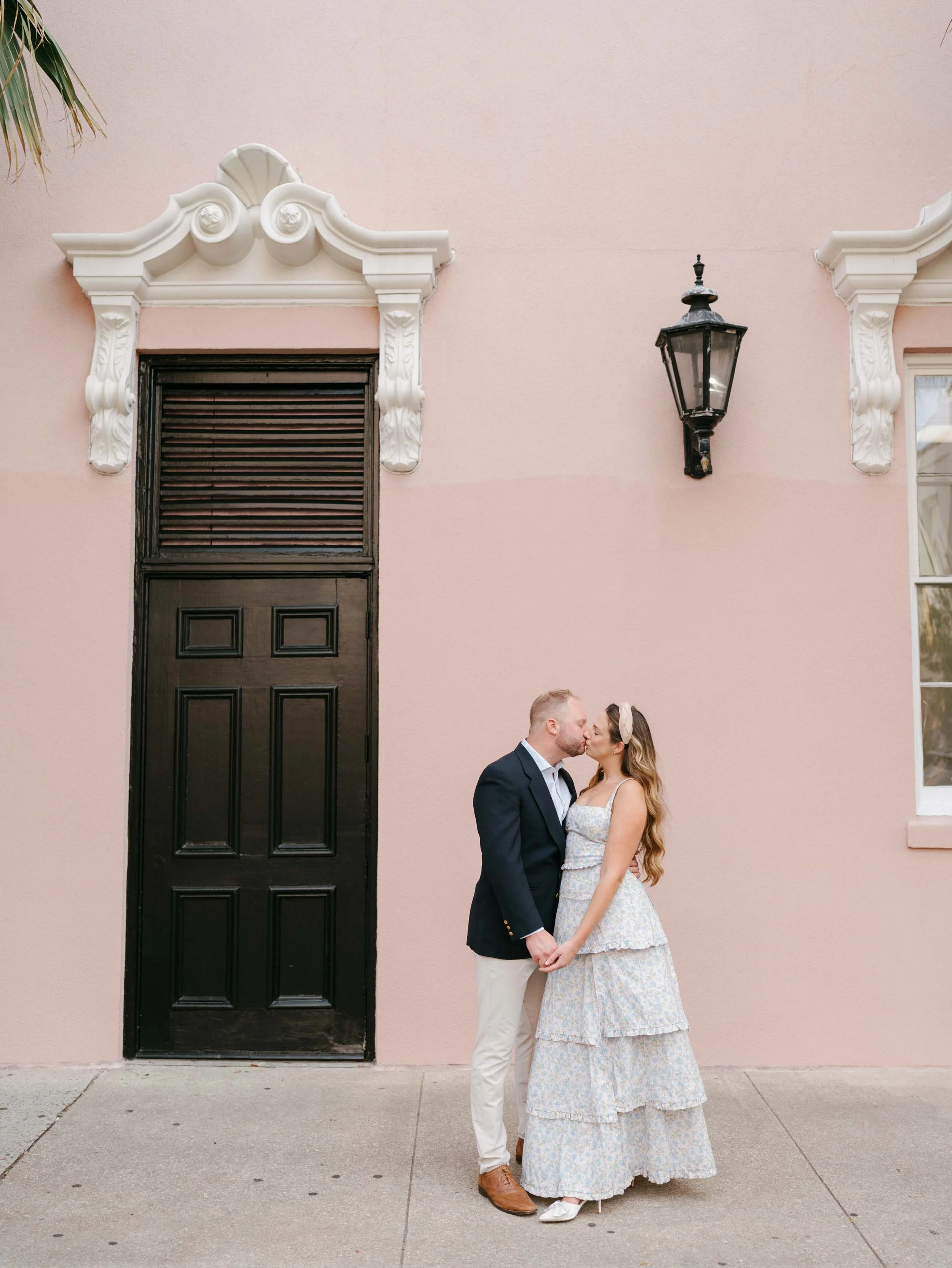 downtown-charleston-engagement-session-meg-andrew-001.jpg
