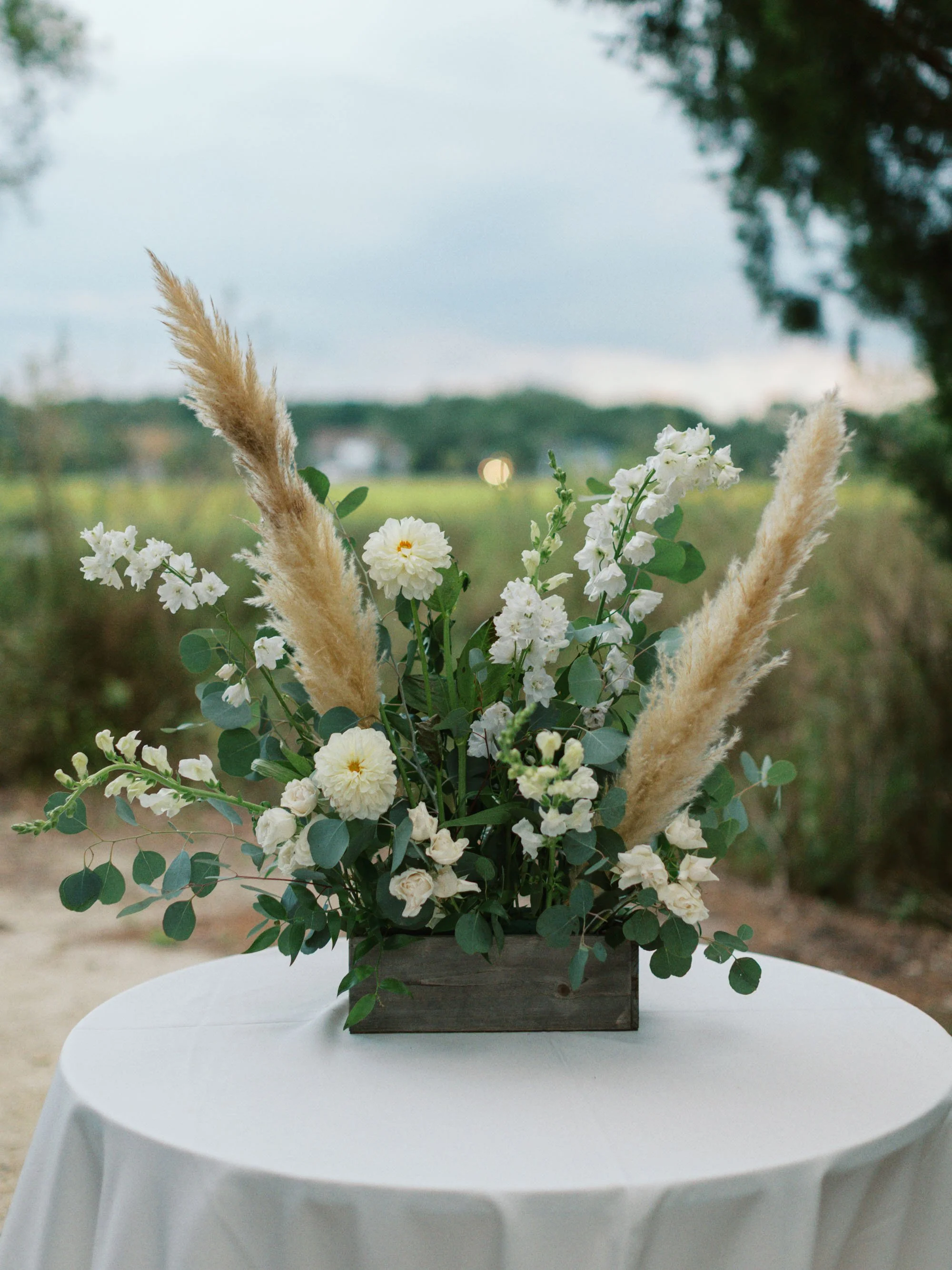 boone-hall-charleston-summer-wedding-photos_022326_00101.jpg