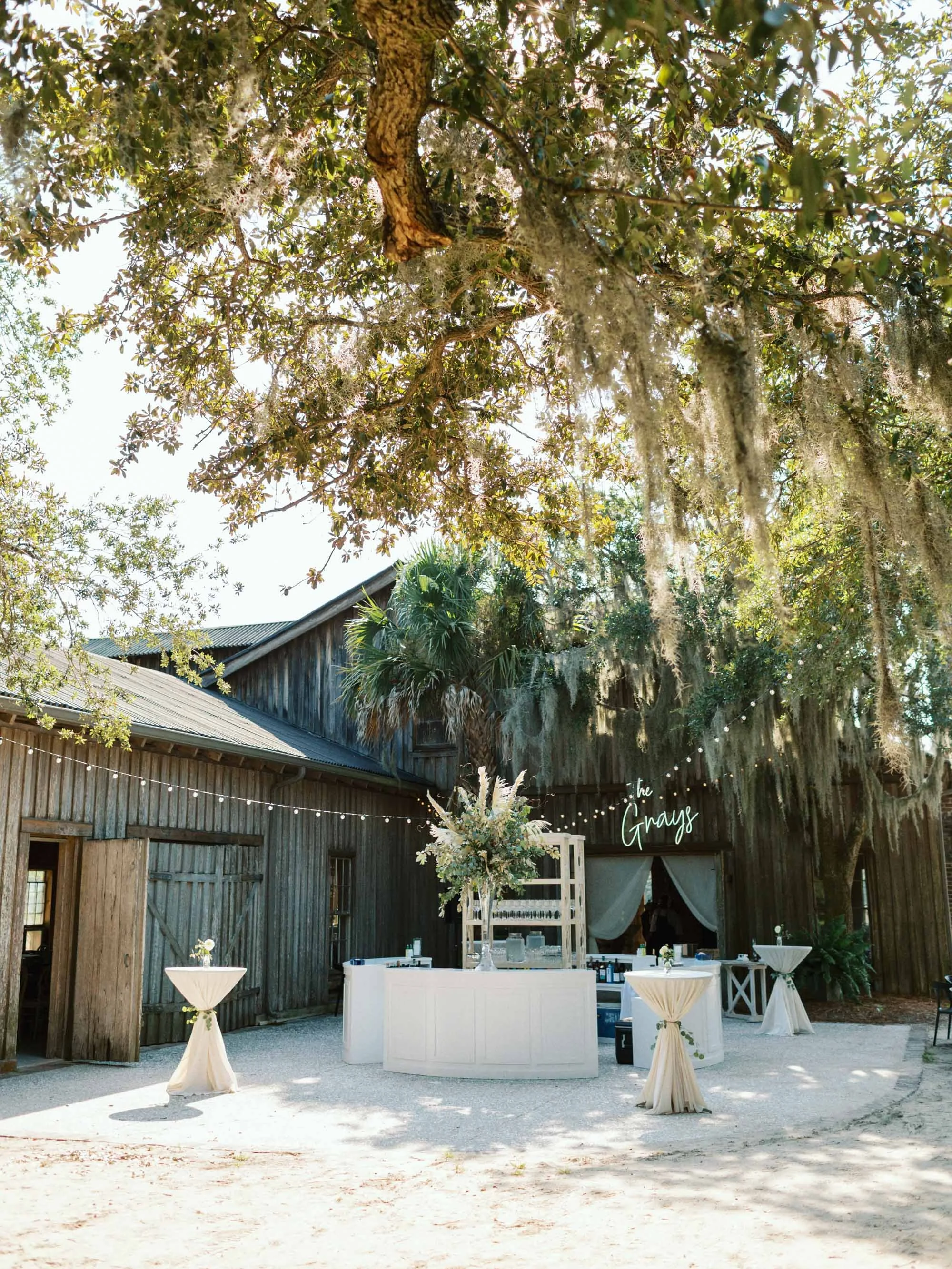 boone-hall-charleston-summer-wedding-photos_022326_00029.jpg