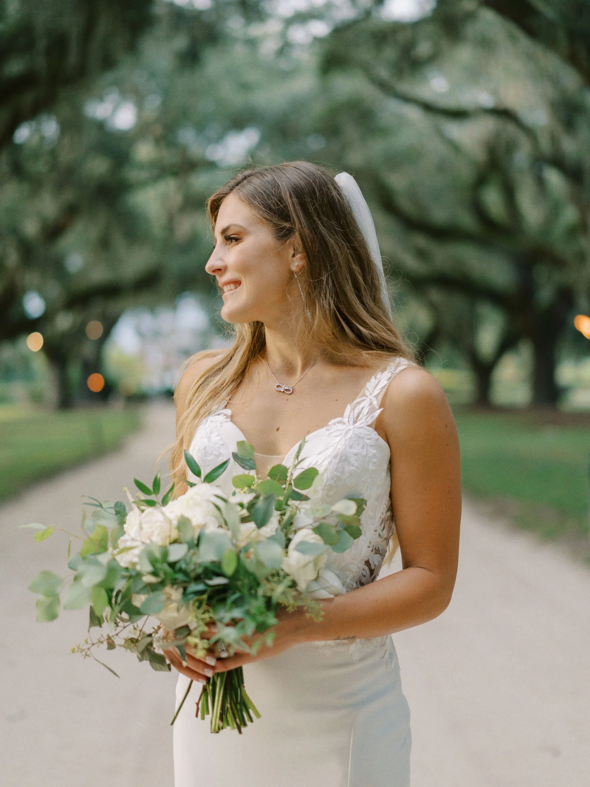 boone-hall-charleston-summer-wedding-photos_022326_00088.jpg