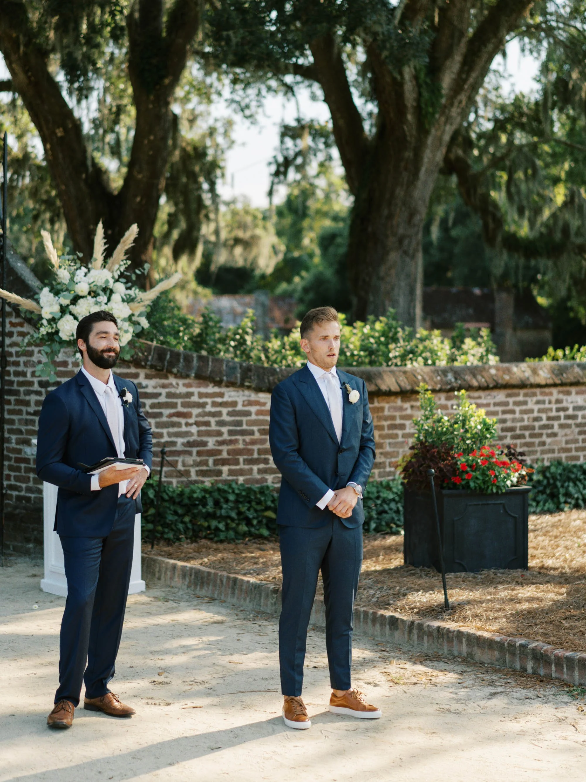 boone-hall-charleston-summer-wedding-photos_022326_00053.jpg