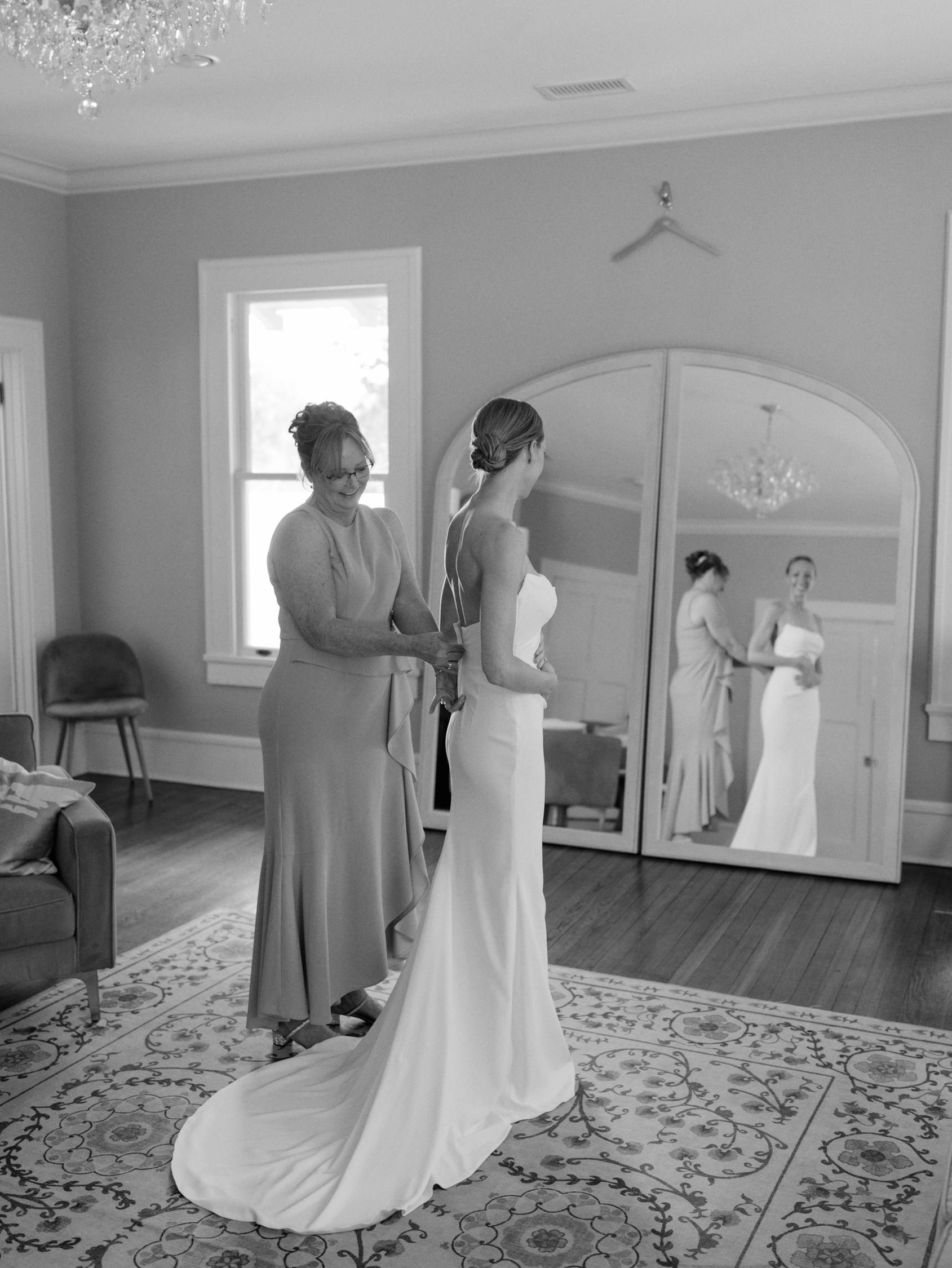 spring-vanlandingham-wedding-charlotte-nc-014.jpg
