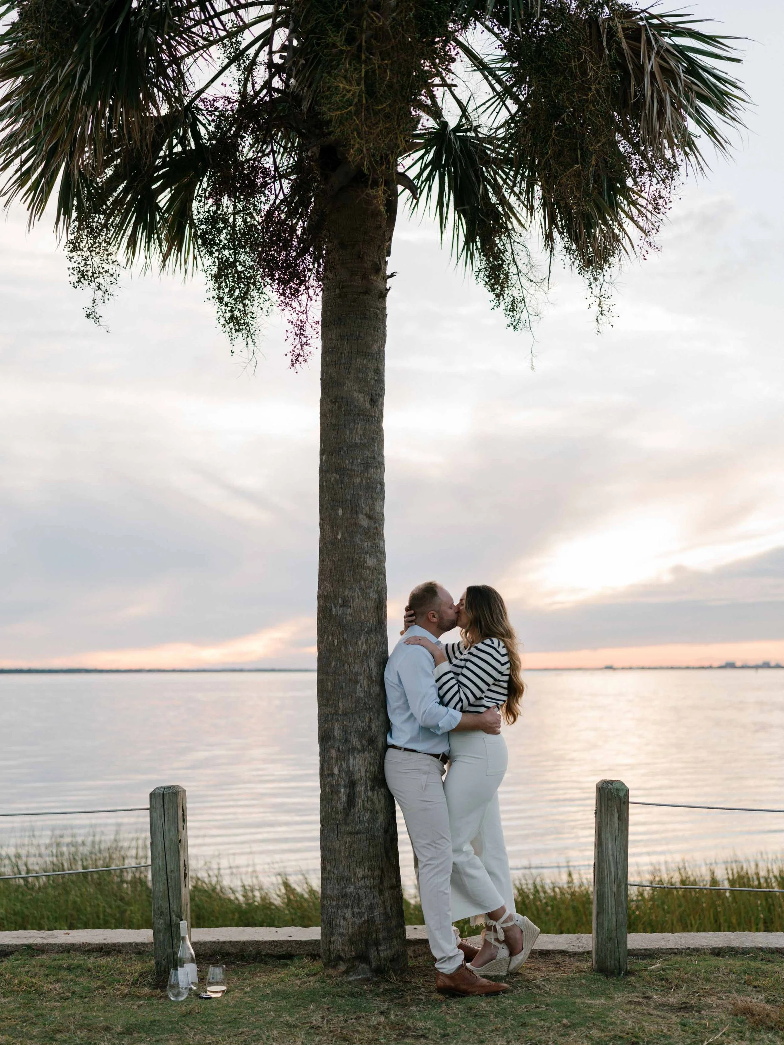 downtown-charleston-engagement-session-meg-andrew-053.jpg