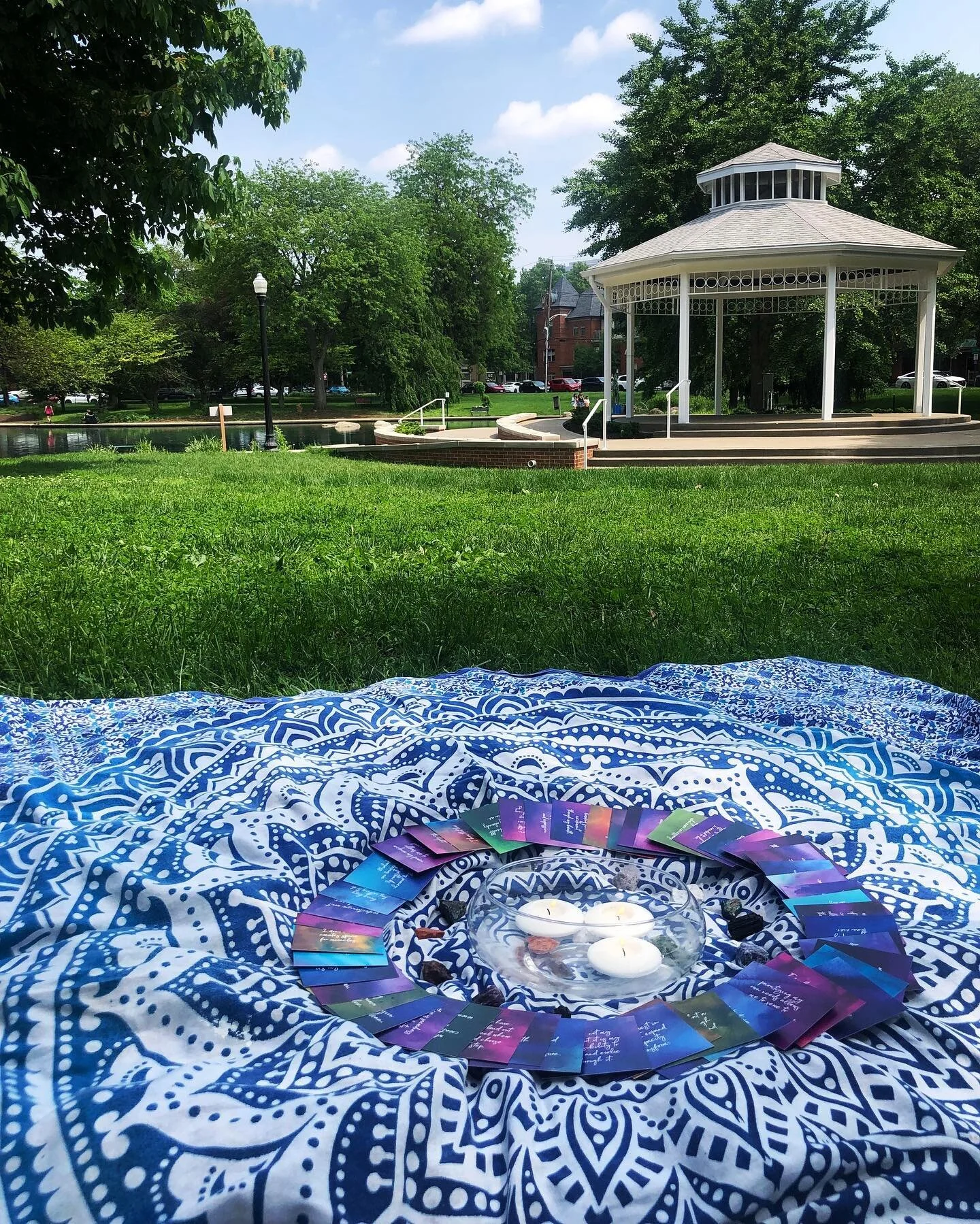 Free pop up circle at Goodale the other day. Warm weather, good company, inspiring energy. Cheers to more summer days like this. ⁠
⁠
#goddessactivation #sisterhoodoftherose⁠ #shaktirising #divinefeminineawakening #goddesstraditions #goddessenergy #go