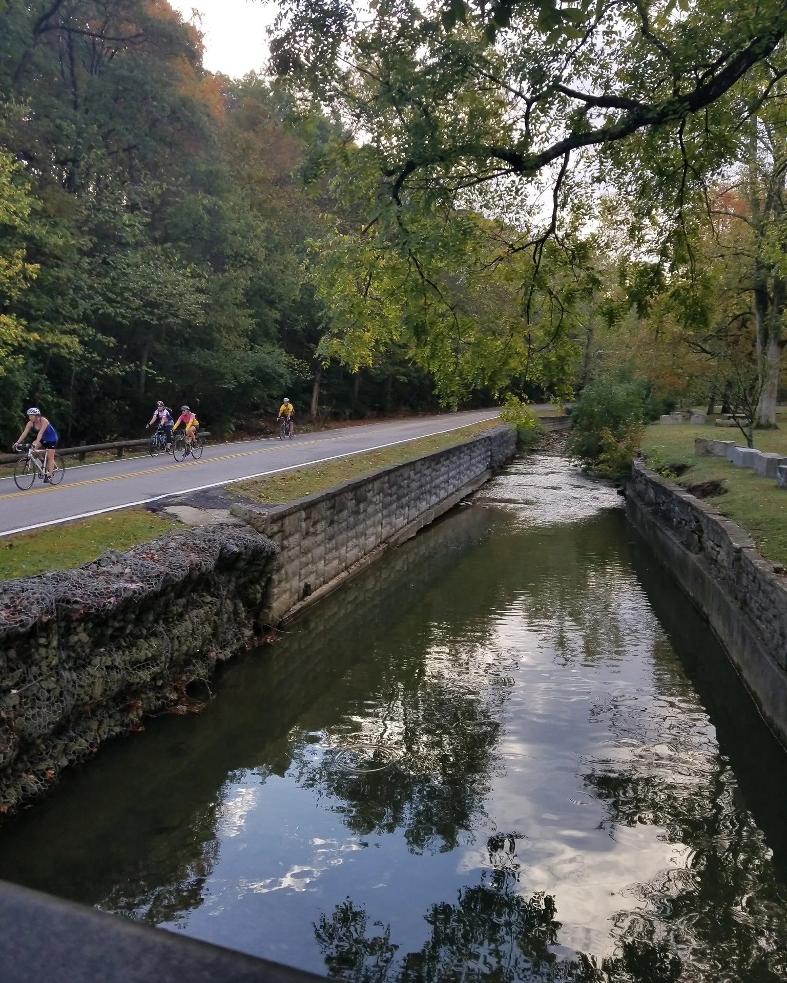 Want to explore the beautiful backroads of Southern Indiana?  Sign up for the Hilly Hundred happening October 10th through the 12th.  See the link below or link in our Instagram bio.

https://www.hillyhundred.org/