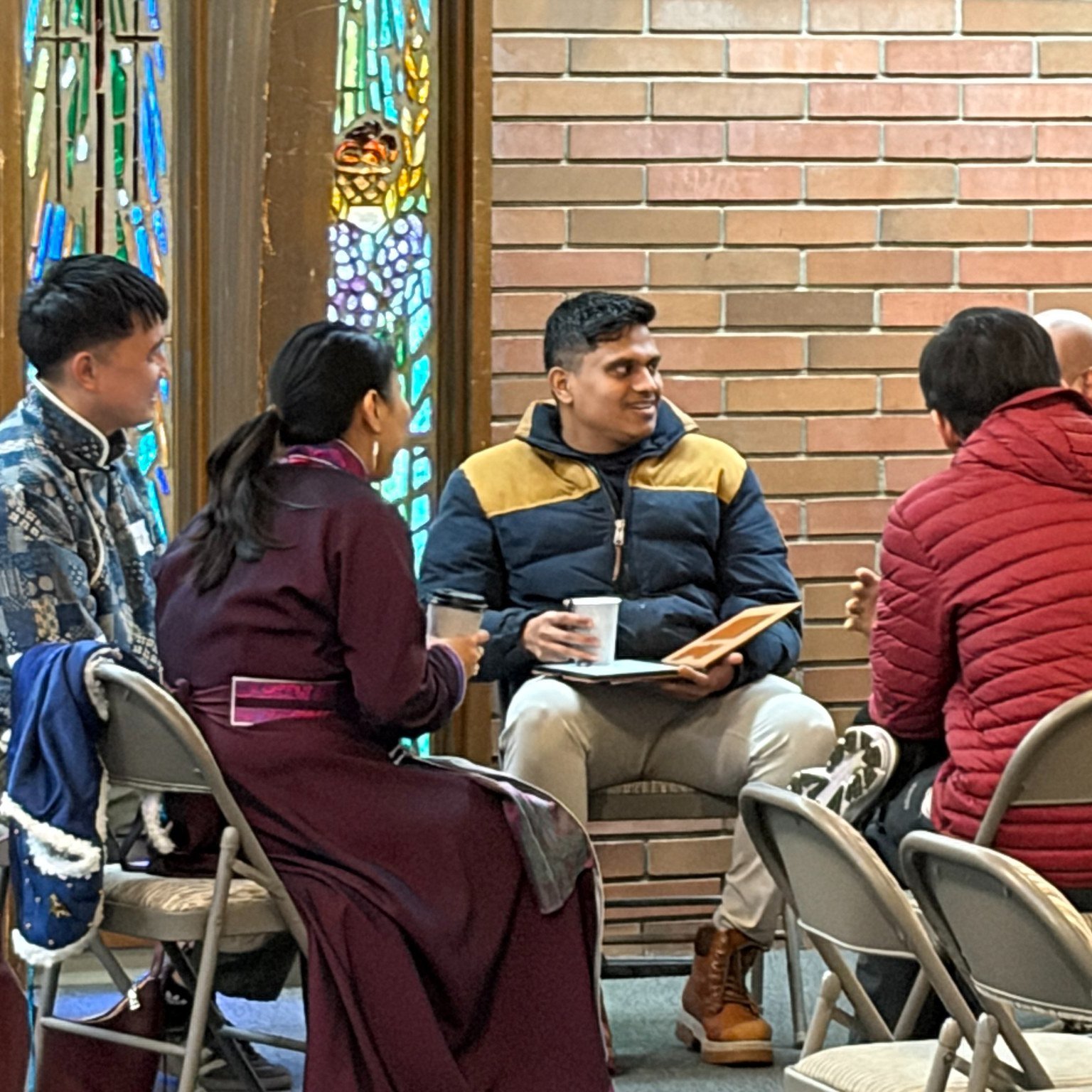 Join us today at 9:30a at the Eastside Christian School chapel.

We gather to grow in our relationship with Jesus through Scripture, prayer, fellowship, and worship.

Last week we were blessed by Jon, whose joyful leadership lifted our hearts in song