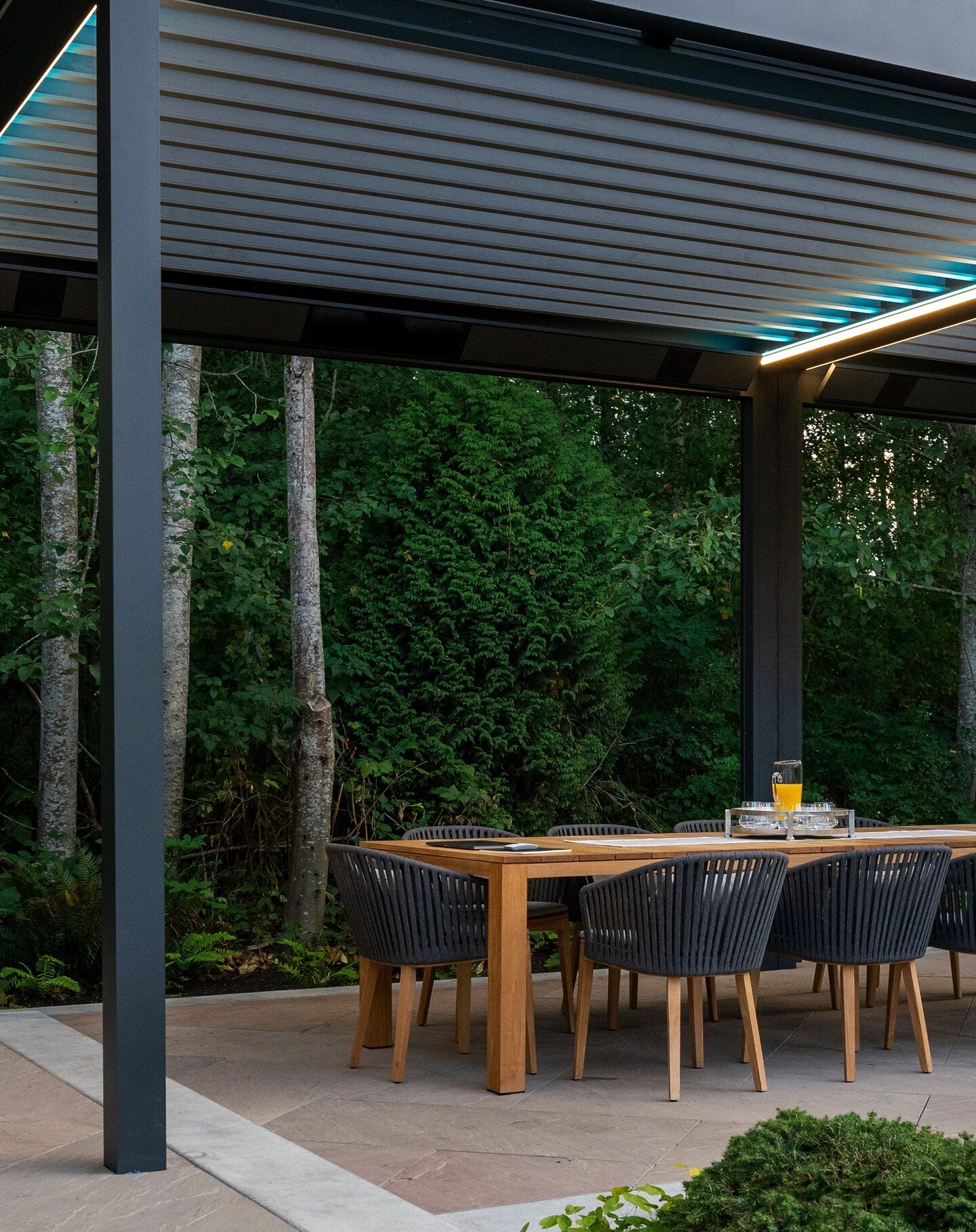 We are proud to announce that our Elgin Creek project has been selected to represent Canada for outstanding outdoor living designs in Renson&rsquo;s worldwide reference book! Check out our project on pages 48 and 49! 

https://issuu.com/renson.ventil