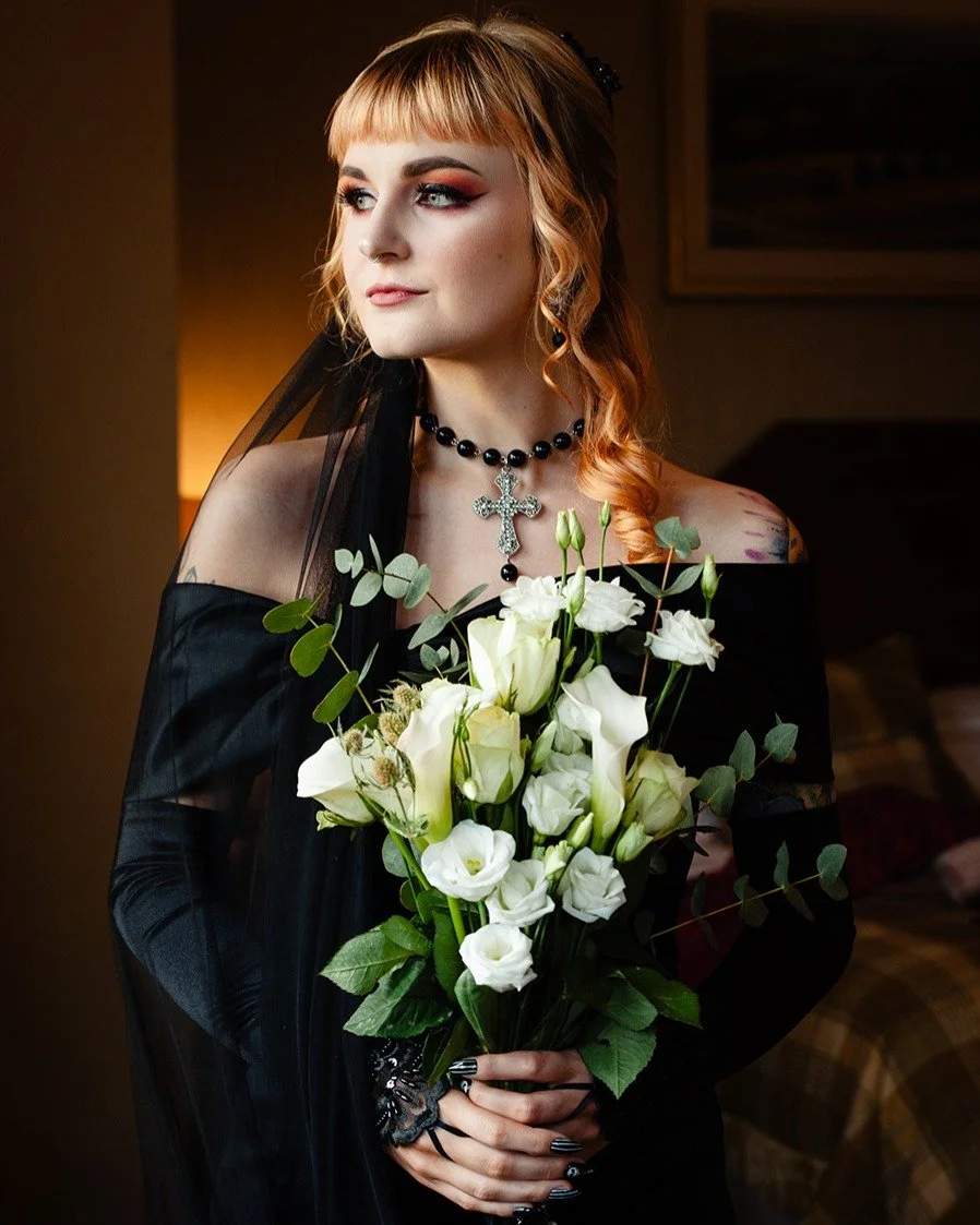 Stunning Lauren

Suppliers:
Venue: @armathwaitehallhotel
MUA: @abiblackmua_
Hair: @hairbysamantha1302
Dress designer: @tiadorraine

#luxurywedding #weddinginspiration #blackweddingdress #blackveil #blackveilbride #halloweenwedding #halloweenbride #go