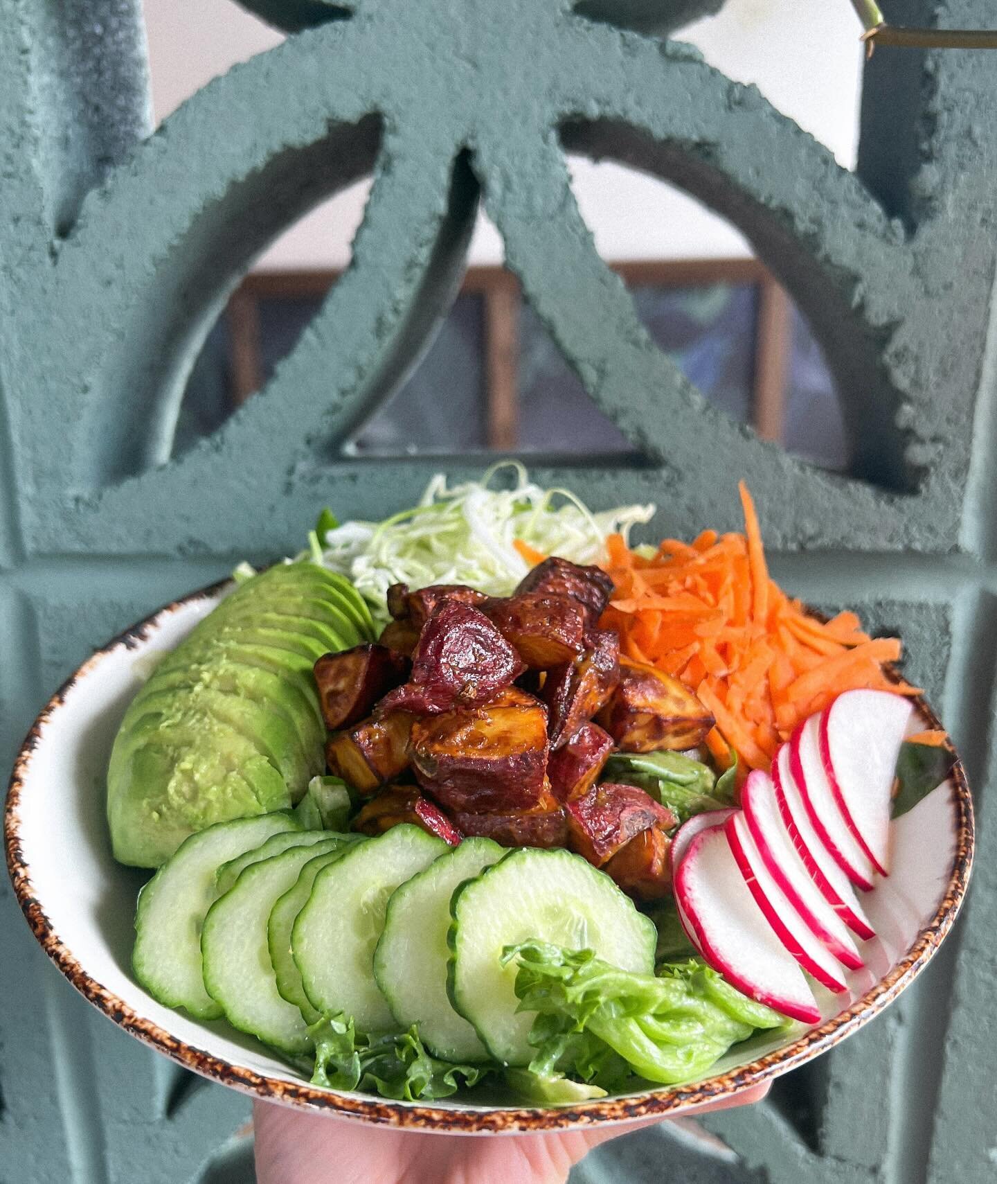 NEW WILD NASHVILLE SALAD 🥗 

Hydrogreens +  Thai basil, shredded cabbage, shredded carrot, cucumber, radish, avocado, fried sweet potato, Lemon Ginger dressing 
.
.
.
#plantbased #vegan #restaurant #nashville #nashvillerestaurant