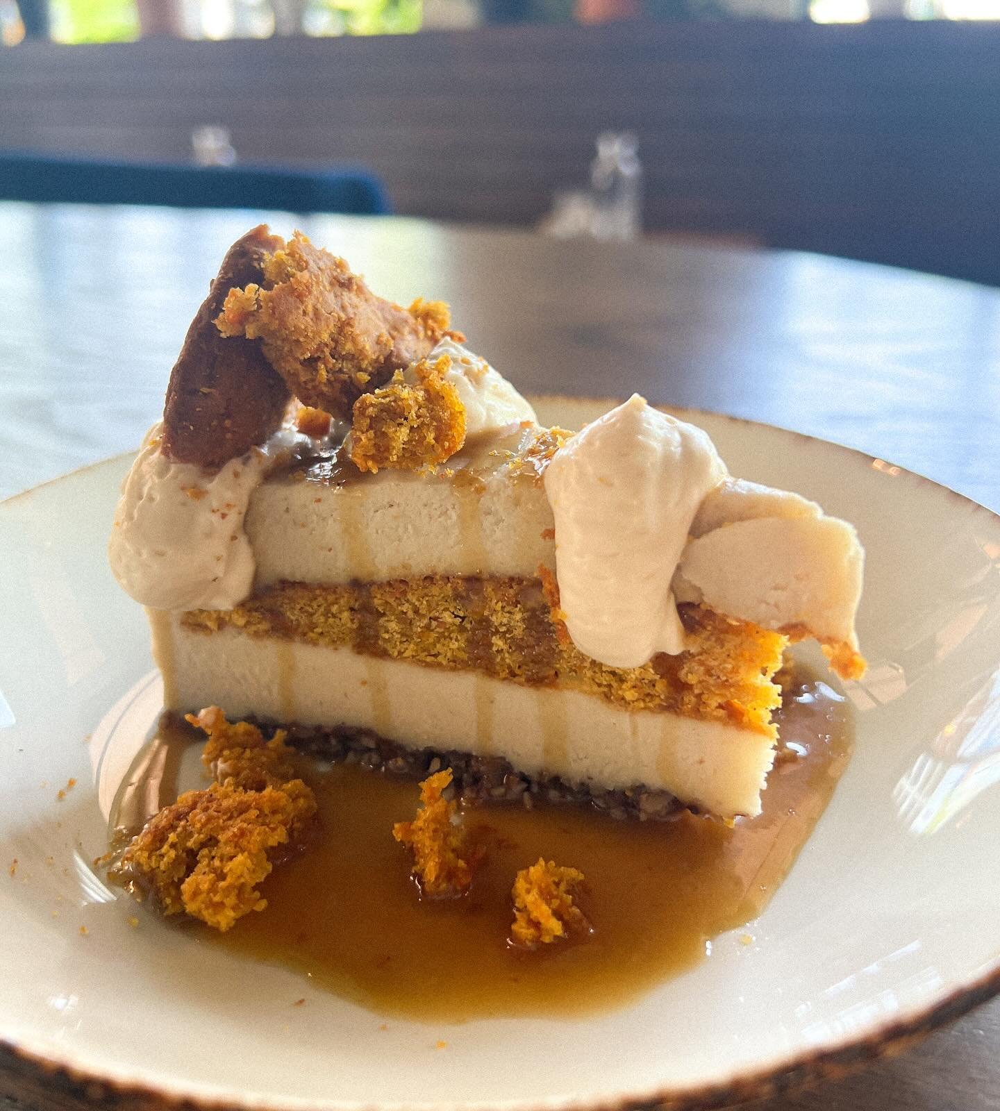 NOW SERVING: Carrot Cake Cashew Chzcake with caramel, cream chz, and carrot cake crumbles (gf) 🍰