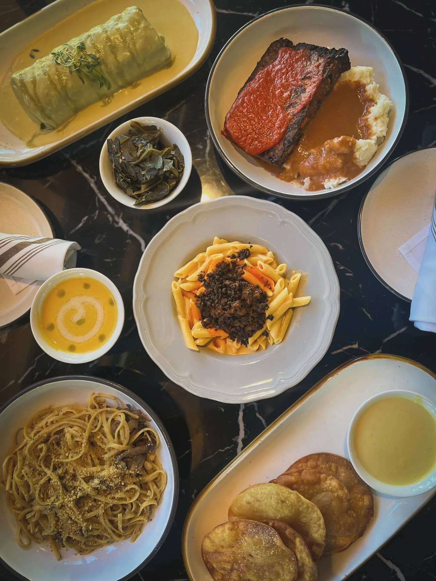 The intention behind our seasonal menu was simple: comfort 🍂
We&rsquo;ve loved seeing y&rsquo;all come back, try something new, and find a new favorite.
So tell us, what&rsquo;s been your go-to cozy bite this fall? 🤎