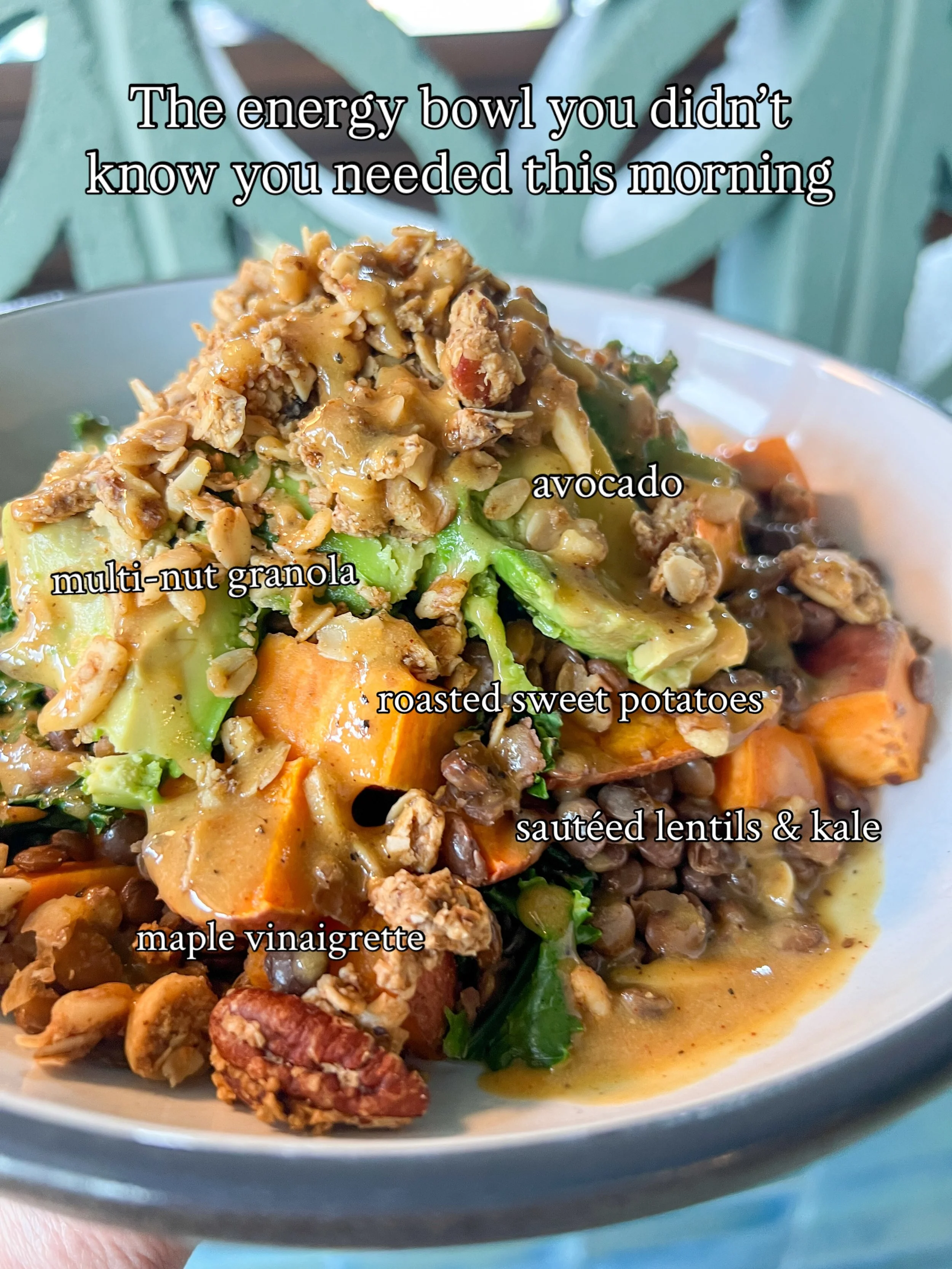 We know it&rsquo;s hard to think about fall 🍂 or anything pumpkin in this 90 degree weather. But THIS breakfast harvest bowl is something to be excited about given all the nutrient packed ingredients to start your day. Brunch starts this weekend 💁?