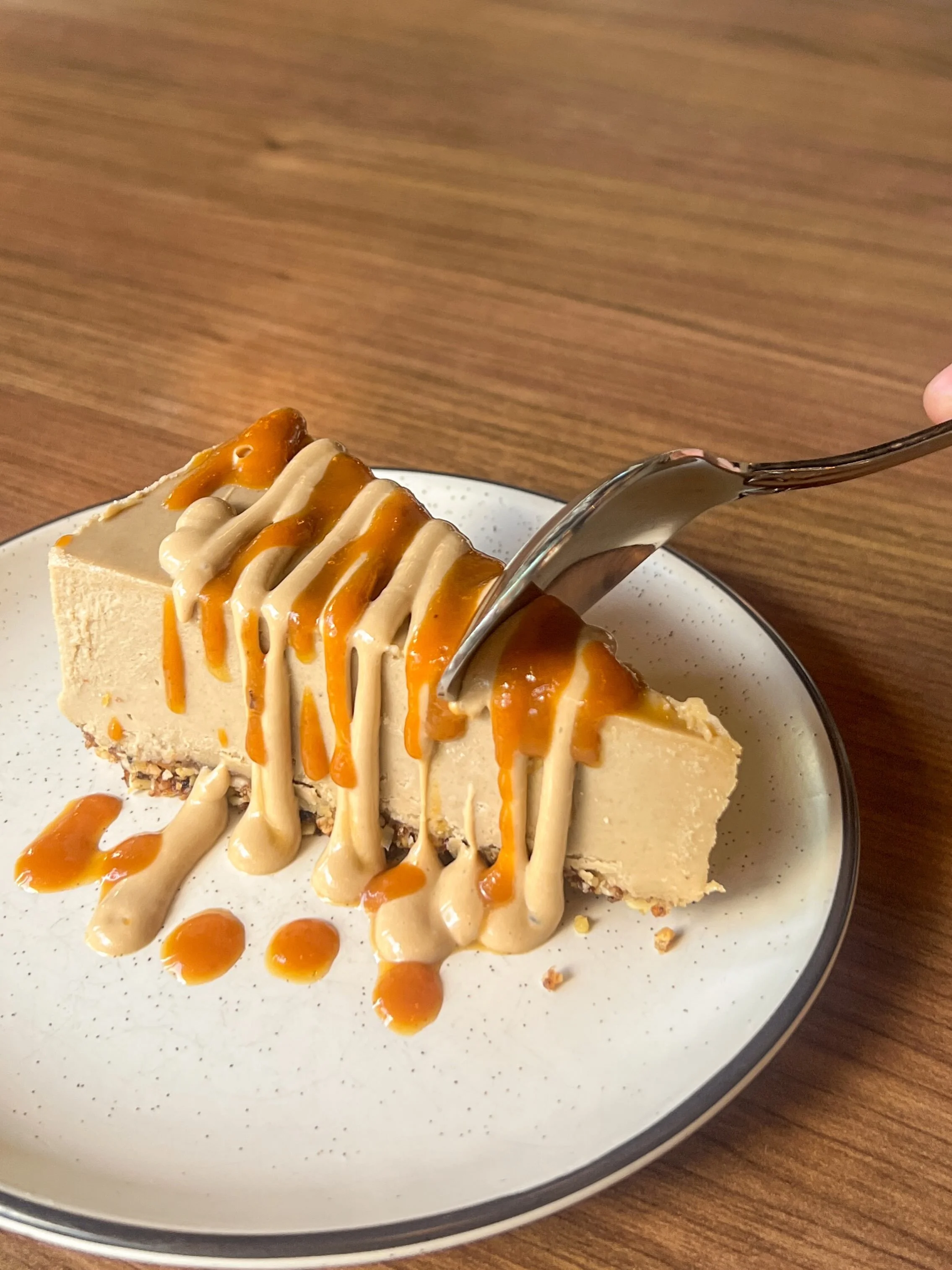 Now we&rsquo;re ready for fall! PUMPKIN SPICED LATTE cashew chzcake with pumpkin caramel and coffee cream 🍂