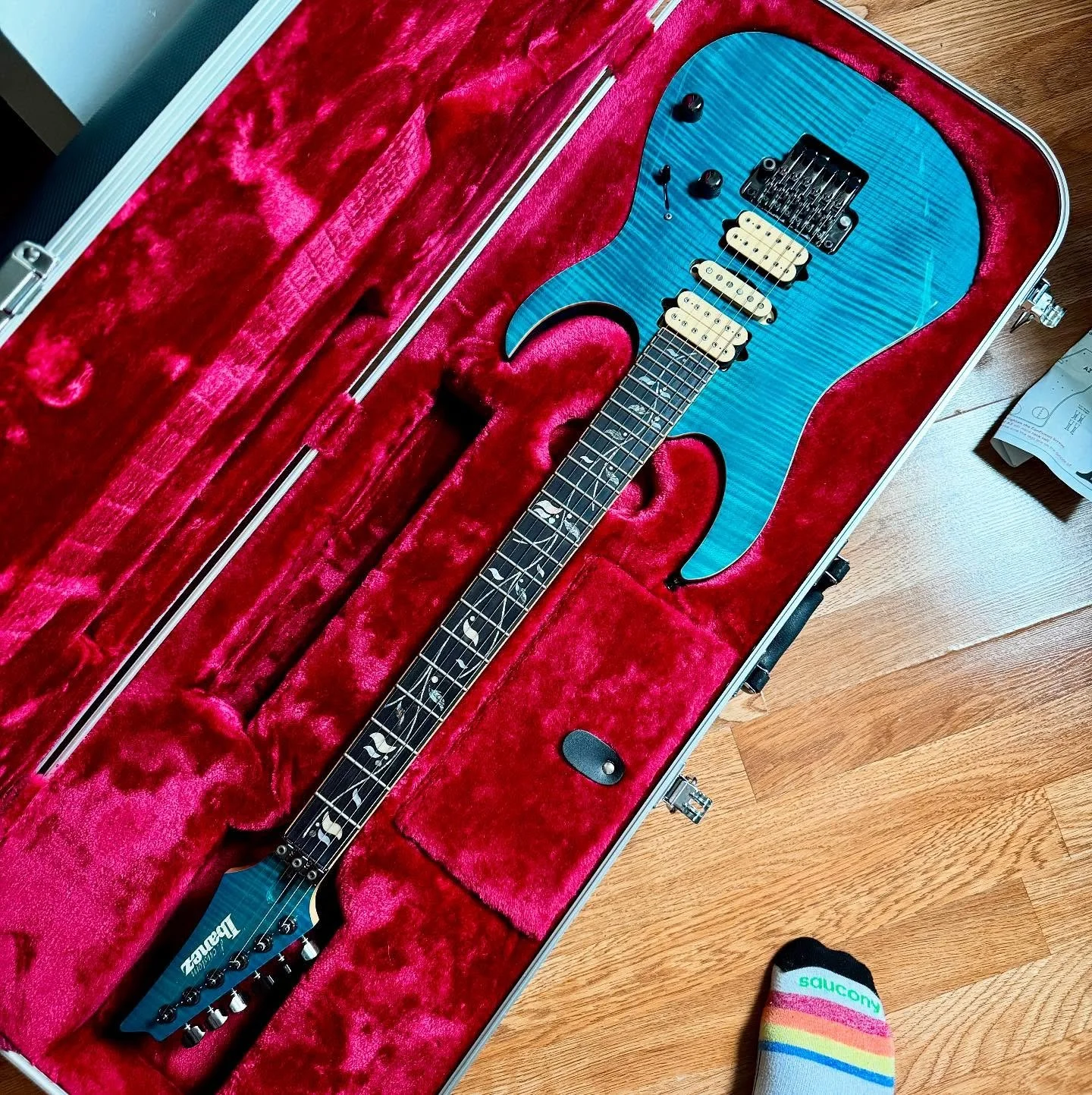 Happy Monday 🤮 What instrument are you reaching for this morning to cure the work-week blues? 

#IbanezJCustom #JCustomTone #IbanezGuitars #GuitarLovers #ShredMachine #HighEndGuitars #StudioGuitarTone #AuroraSoundStudios #GuitarInTheStudio #Boutique