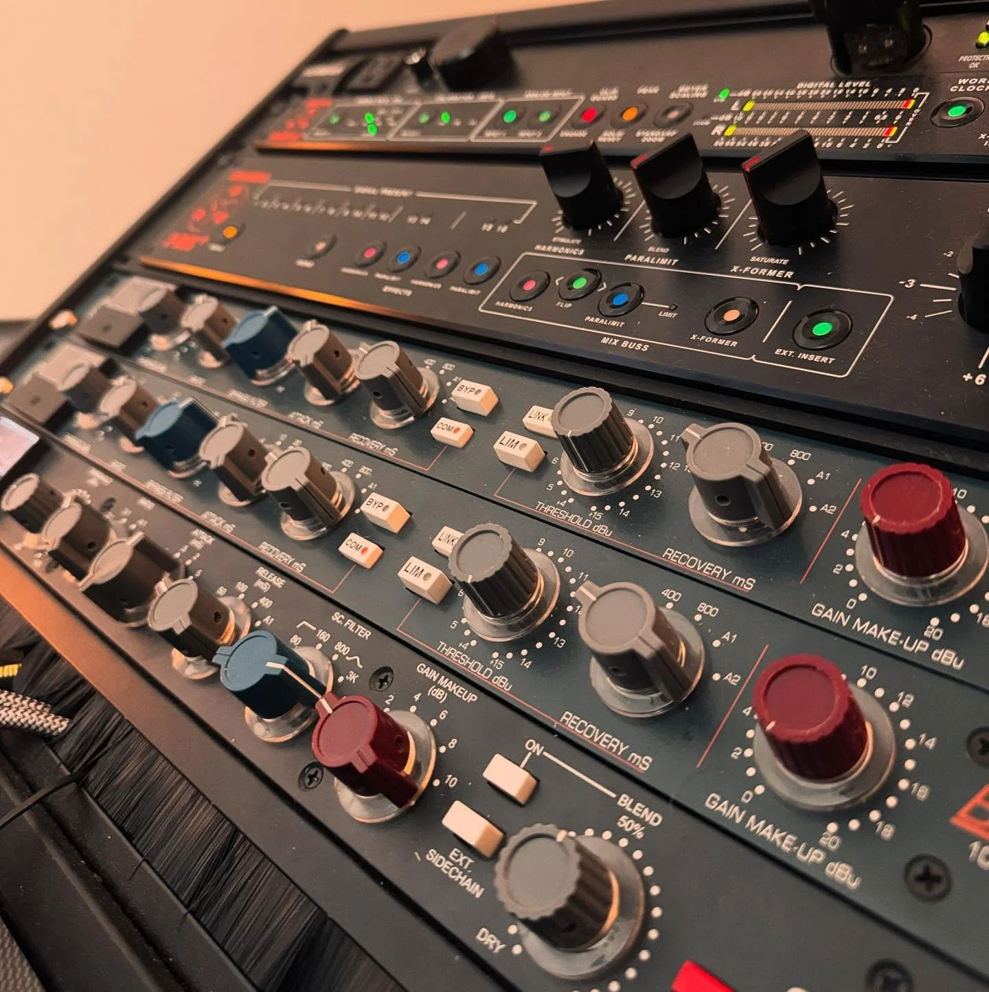 Our non-Neve Neves 🙃 50 percent of the signal processing and preamps found in our studio are either manufactured by @amsneveltd or based on their circuits. We firmly believe that you can&rsquo;t go wrong with Rupert&rsquo;s fine work!

#analog #proc