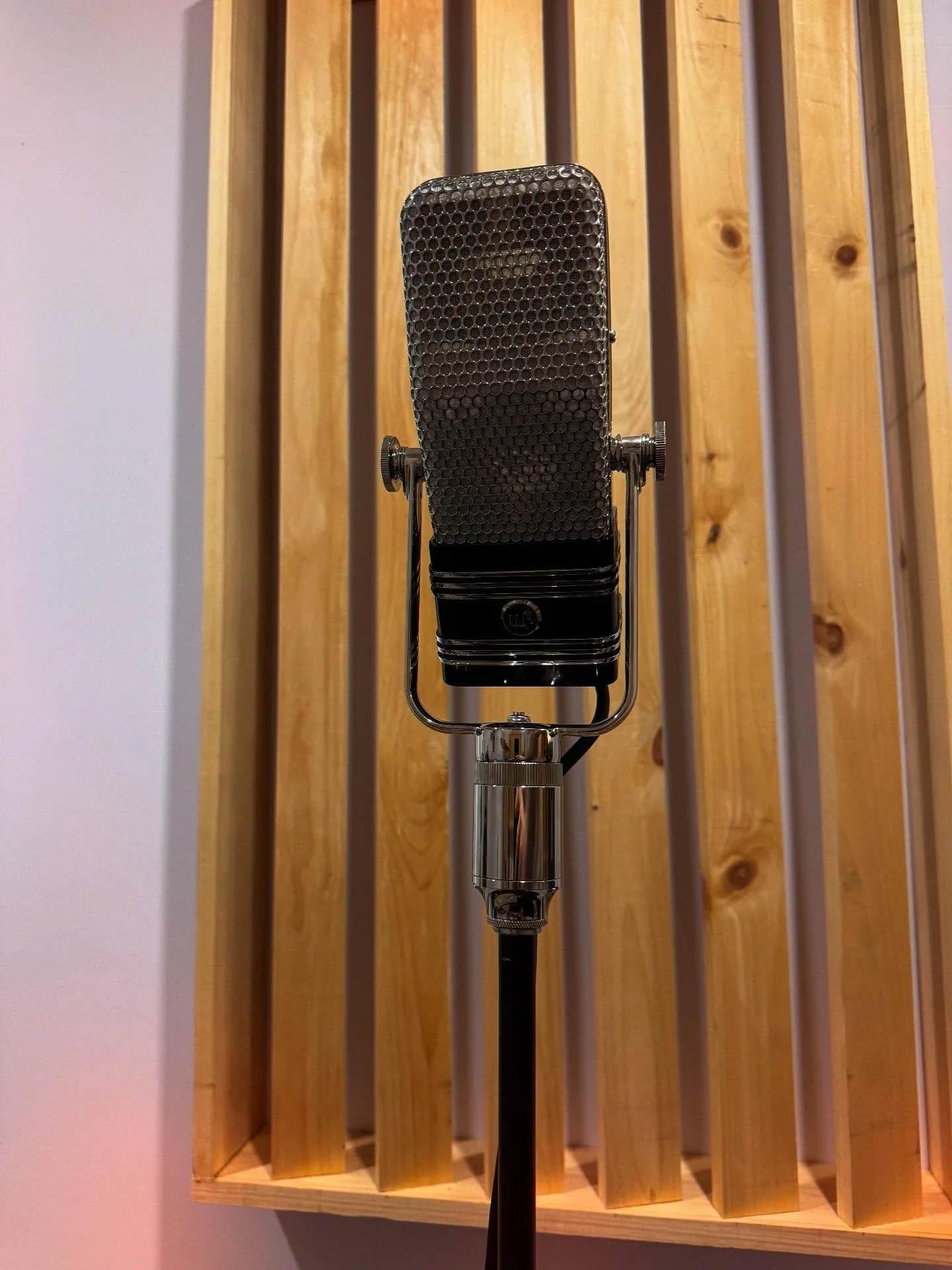 Groovin into fall 🤘