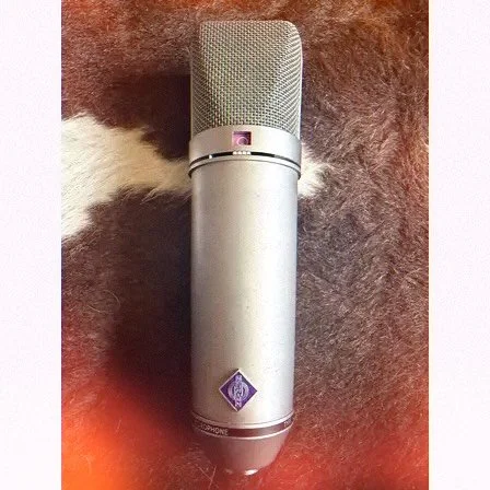 Purchased this 91 U87 Ai from its original owner following a restoration and capsule replacement and this aptly potato quality photo was provided from the seller (a church owner in Texas) and I&rsquo;m not gonna lie, loved the vibe 😭 our collection 