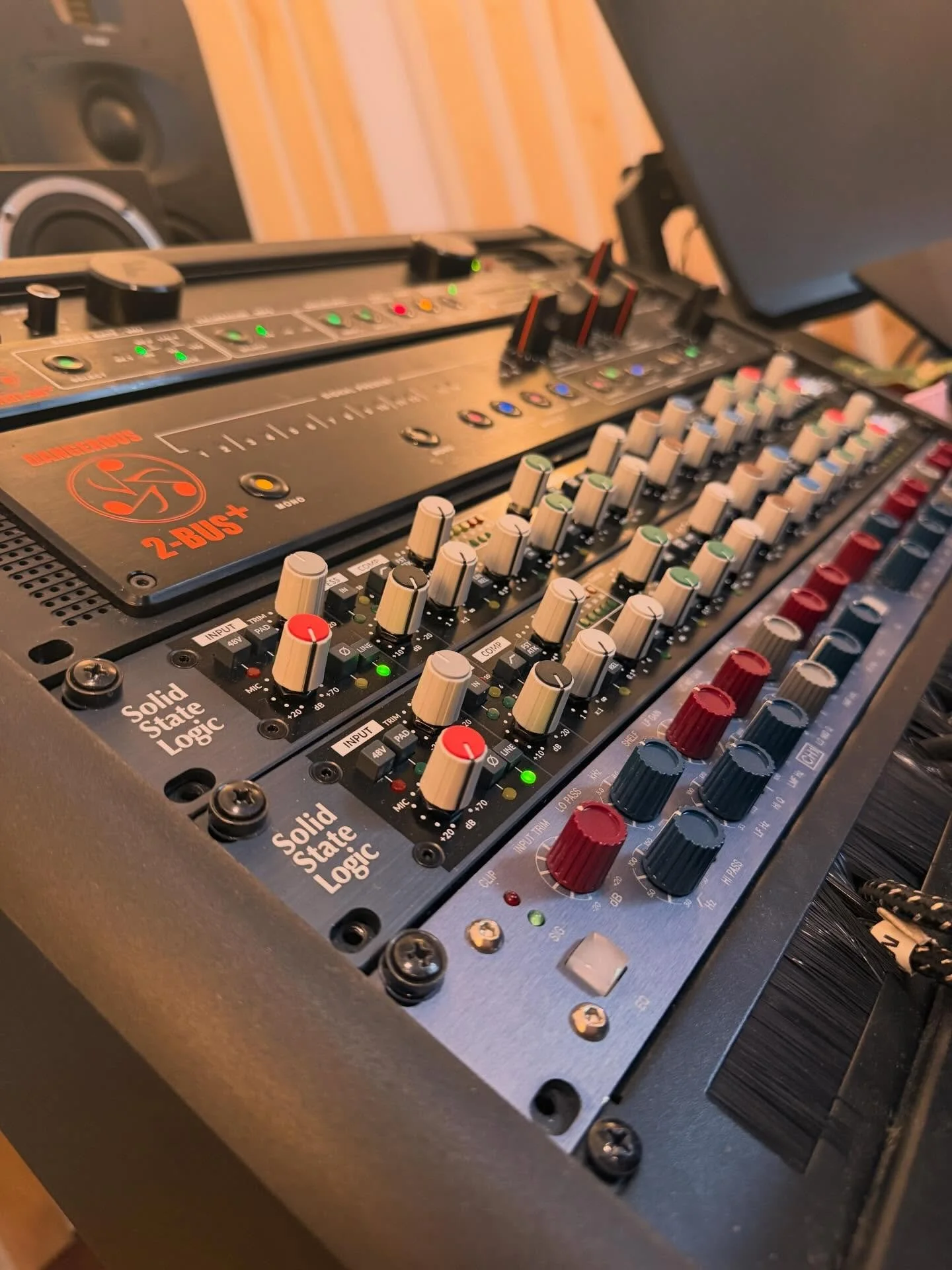 Dreaming of using SSL hardware on your mixes and tracking sessions? Studio A awaits! We have 4K and 9K strips complete with Black, Brown, and Pink knob EQ cards.

#aurorasound #smallbusiness #analogrecording #mixing #gearporn