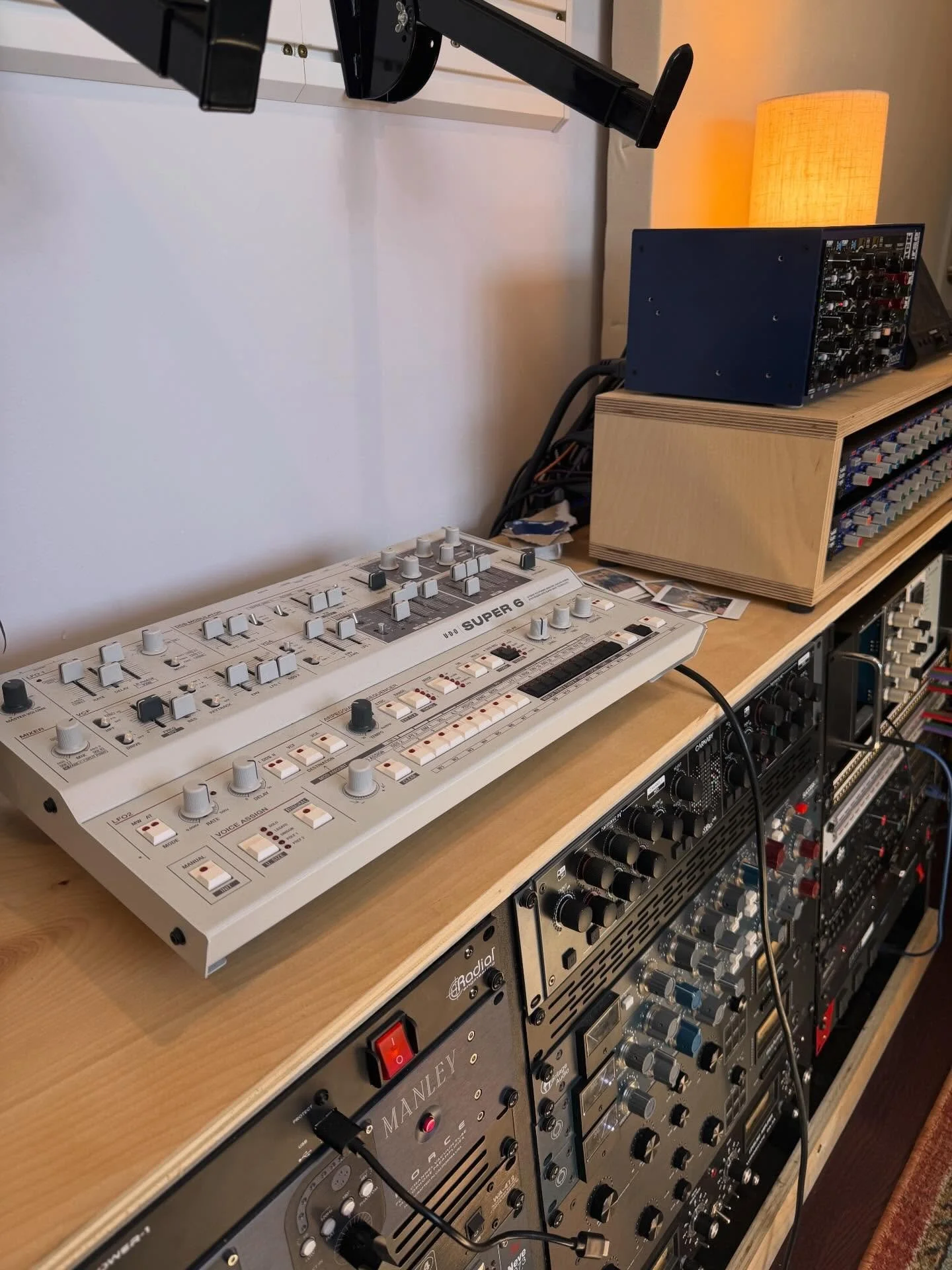 another kick*ss day wrapped up with @slack.magic 🤘

#synthesizer #shoegaze #doom #punk