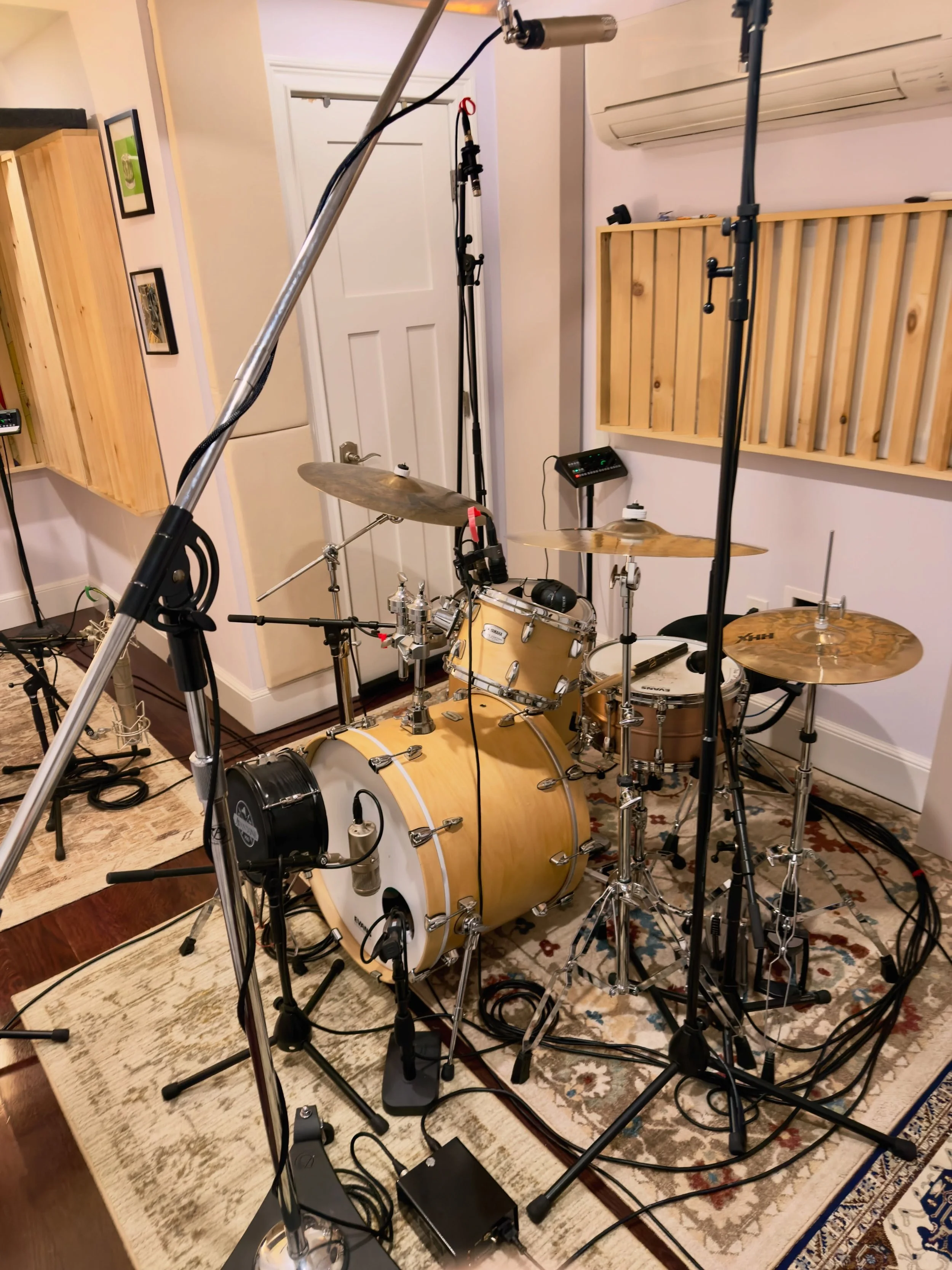 just you, your music, and your own private drum room; what are you playing first when the engineer hits record? 🤘

#audioengineer #recording #drumrecording #ludwig #tama