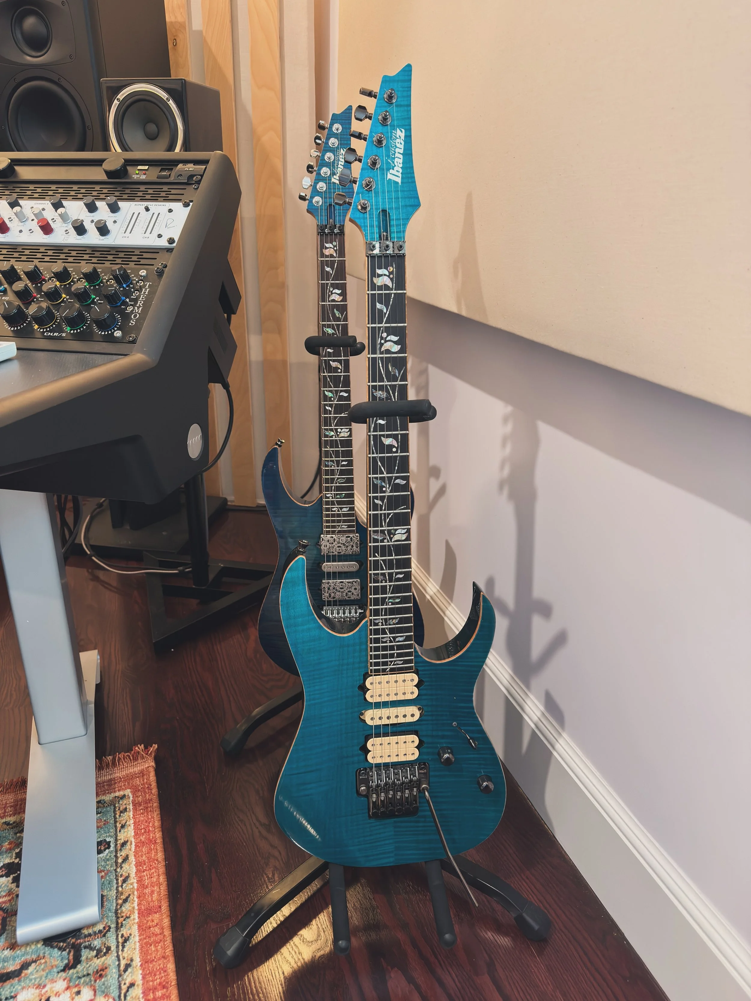 @officialibanezguitars j custom double trouble in the Studio A control room 🤘🎸

#guitar #gearporn #ibanez #customguitar #metal